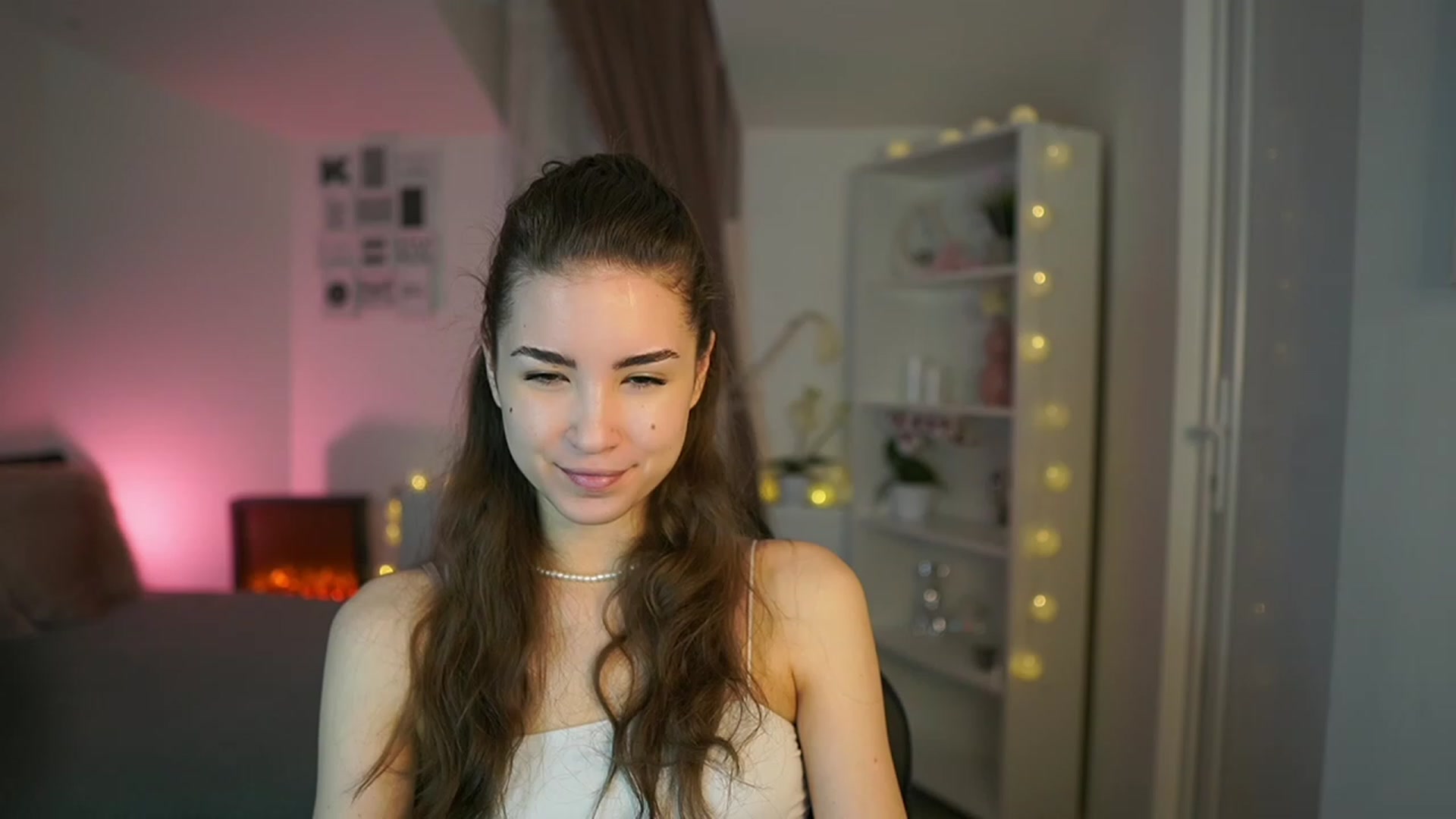 Gallery image thumbnail from Shy_jane's myfreecams stream on, 04/02/2023, 08:49 image 1 of 20