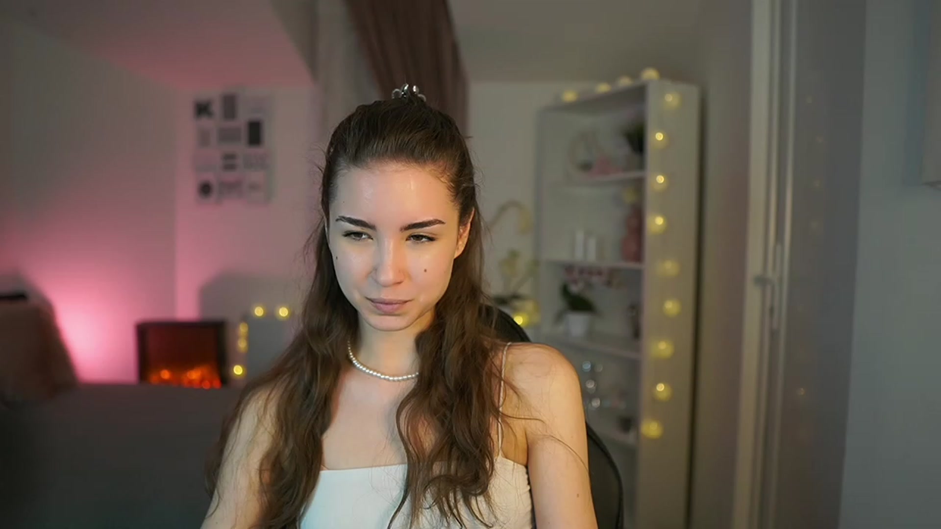 Gallery image thumbnail from Shy_jane's myfreecams stream on, 04/02/2023, 11:23 image 13 of 20