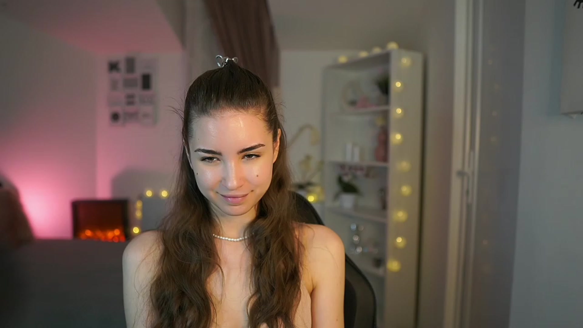 Gallery image thumbnail from Shy_jane's myfreecams stream on, 04/02/2023, 14:36 image 7 of 20