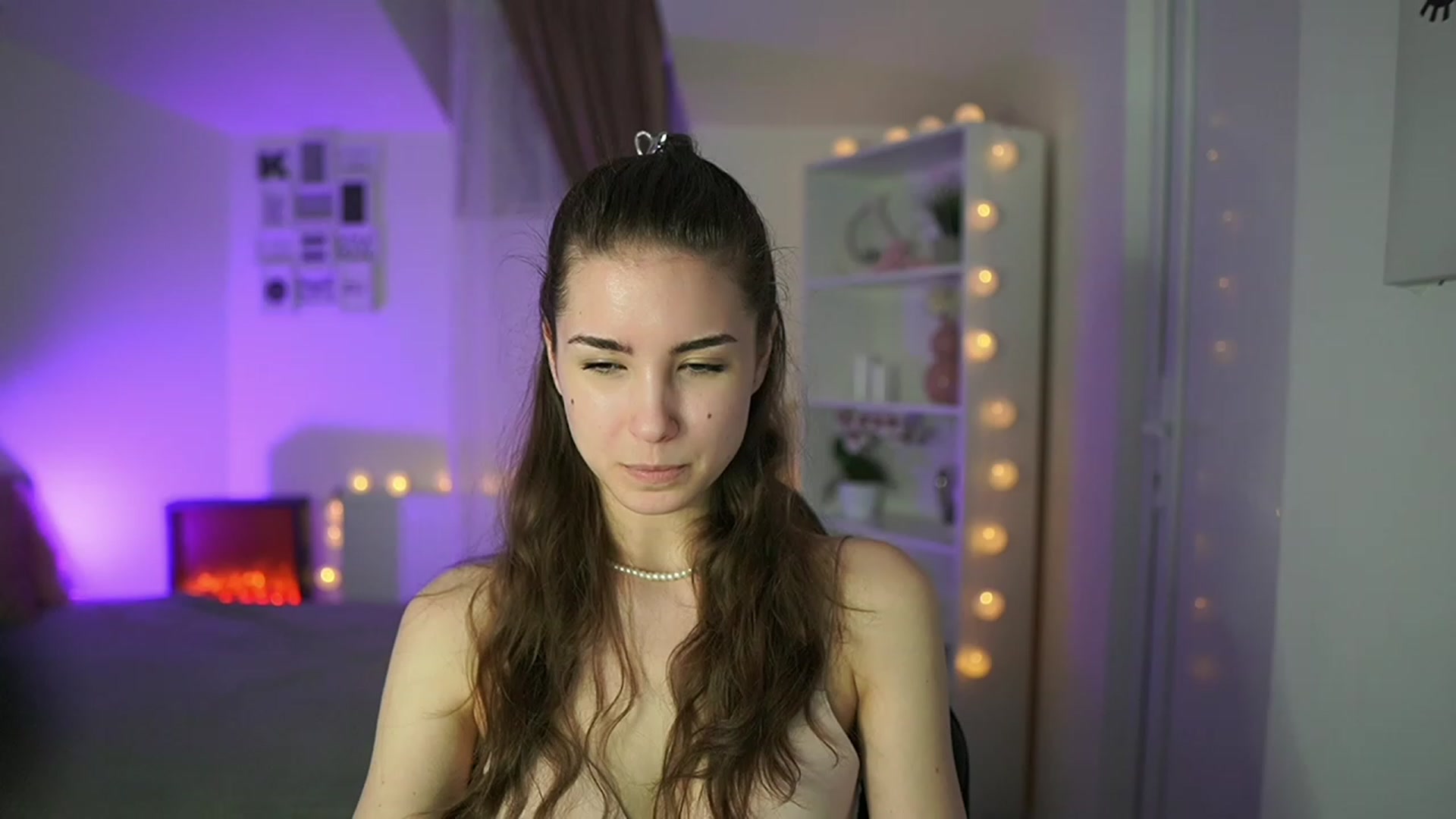 Gallery image thumbnail from Shy_jane's myfreecams stream on, 04/02/2023, 14:36 image 13 of 20