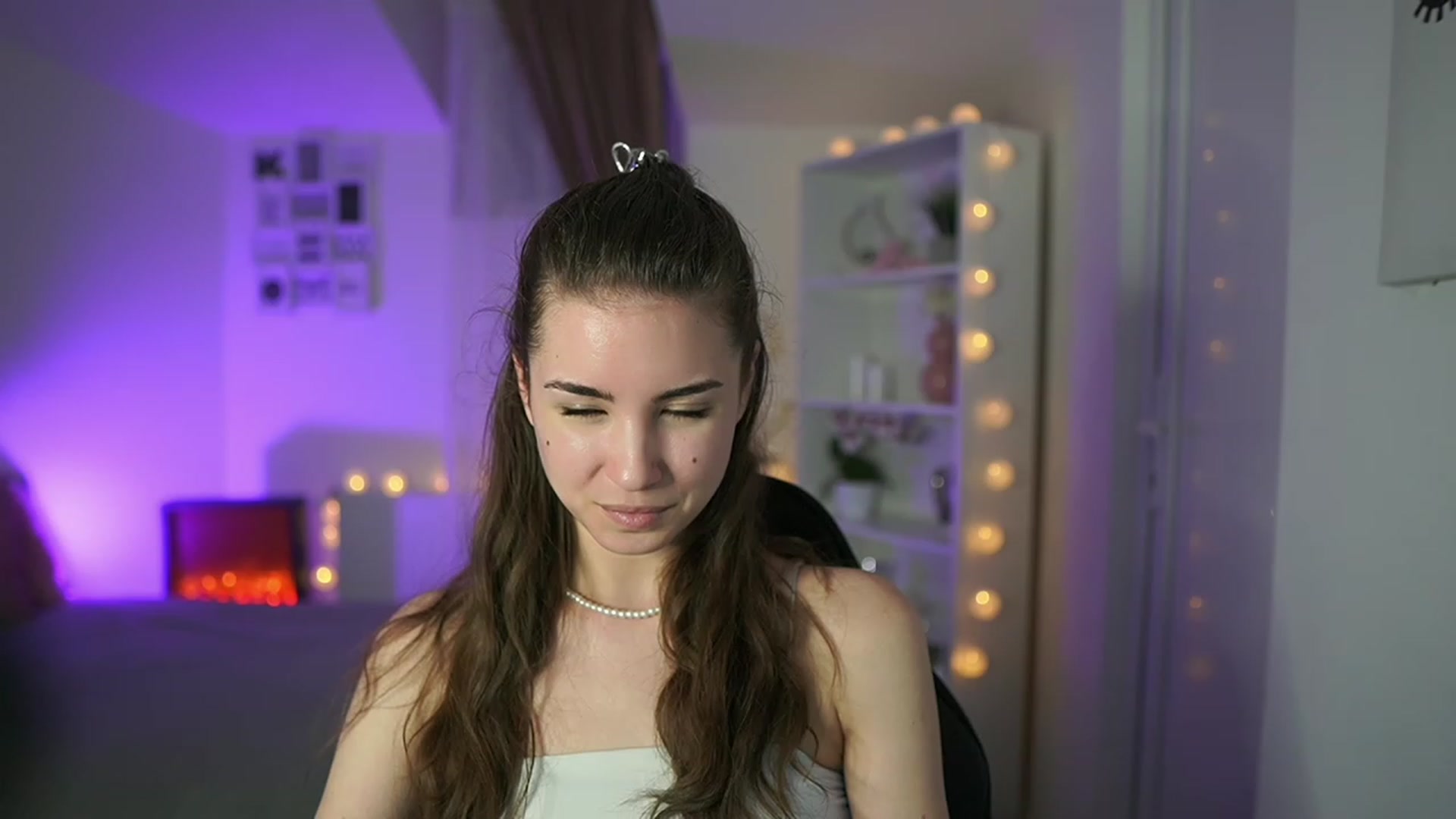 Gallery image thumbnail from Shy_jane's myfreecams stream on, 04/02/2023, 16:28 image 10 of 20