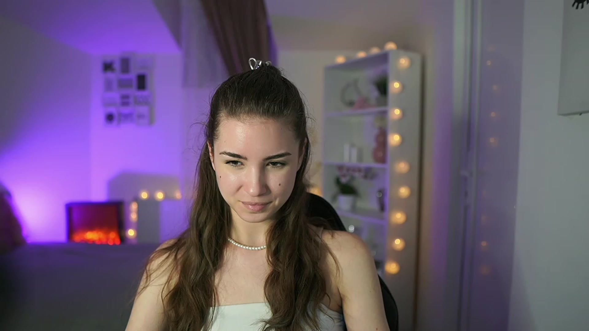 Gallery image thumbnail from Shy_jane's myfreecams stream on, 04/02/2023, 16:28 image 11 of 20