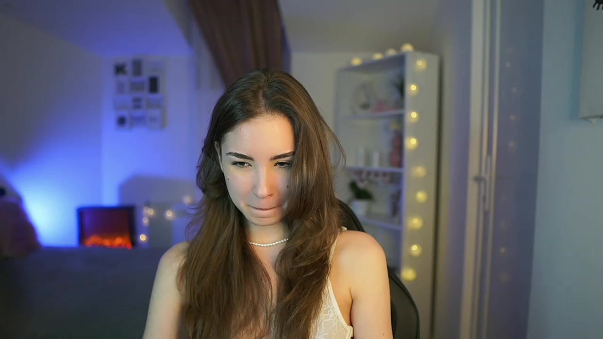Gallery image thumbnail from Shy_jane's myfreecams stream on, 04/03/2023, 14:06 image 11 of 20
