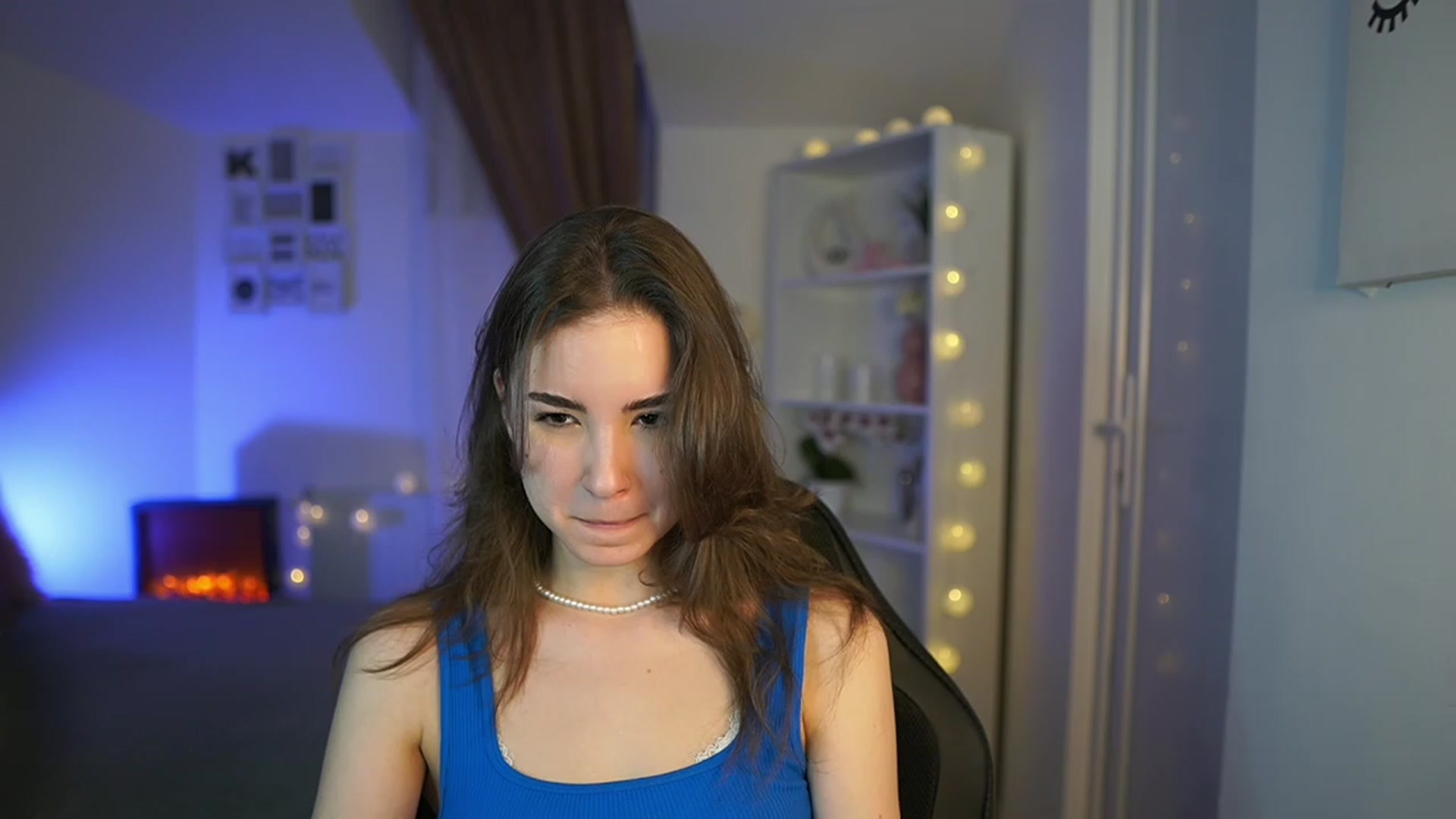 Gallery image thumbnail from Shy_jane's myfreecams stream on, 04/03/2023, 14:06 image 3 of 20