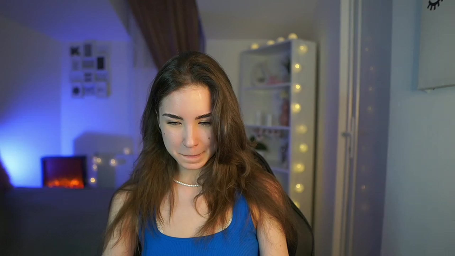 Gallery image thumbnail from Shy_jane's myfreecams stream on, 04/03/2023, 14:06 image 4 of 20