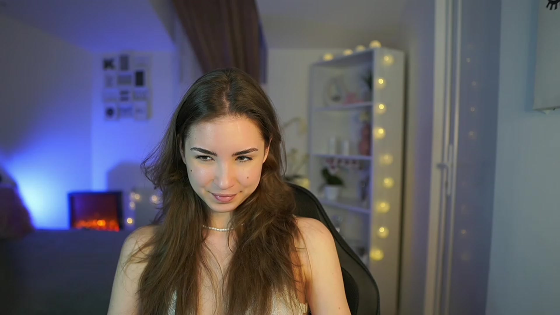 Gallery image thumbnail from Shy_jane's myfreecams stream on, 04/03/2023, 15:06 image 16 of 20