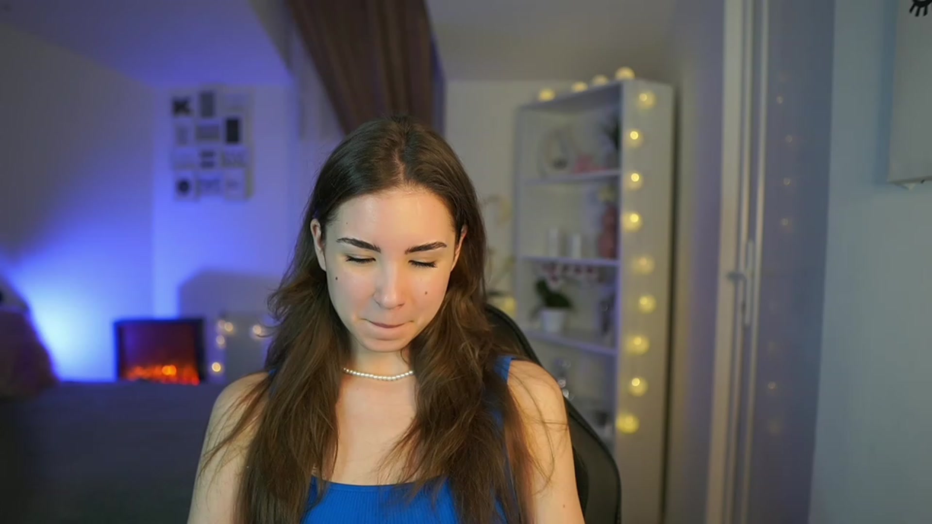 Gallery image thumbnail from Shy_jane's myfreecams stream on, 04/03/2023, 15:06 image 4 of 20