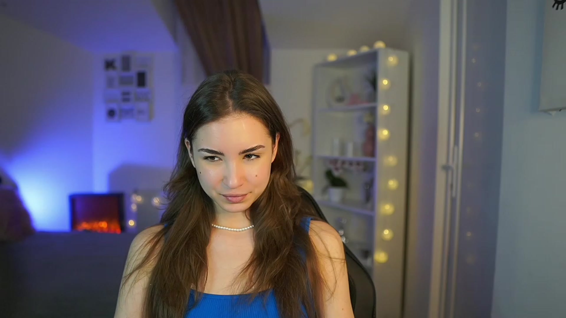 Gallery image thumbnail from Shy_jane's myfreecams stream on, 04/03/2023, 15:06 image 5 of 20