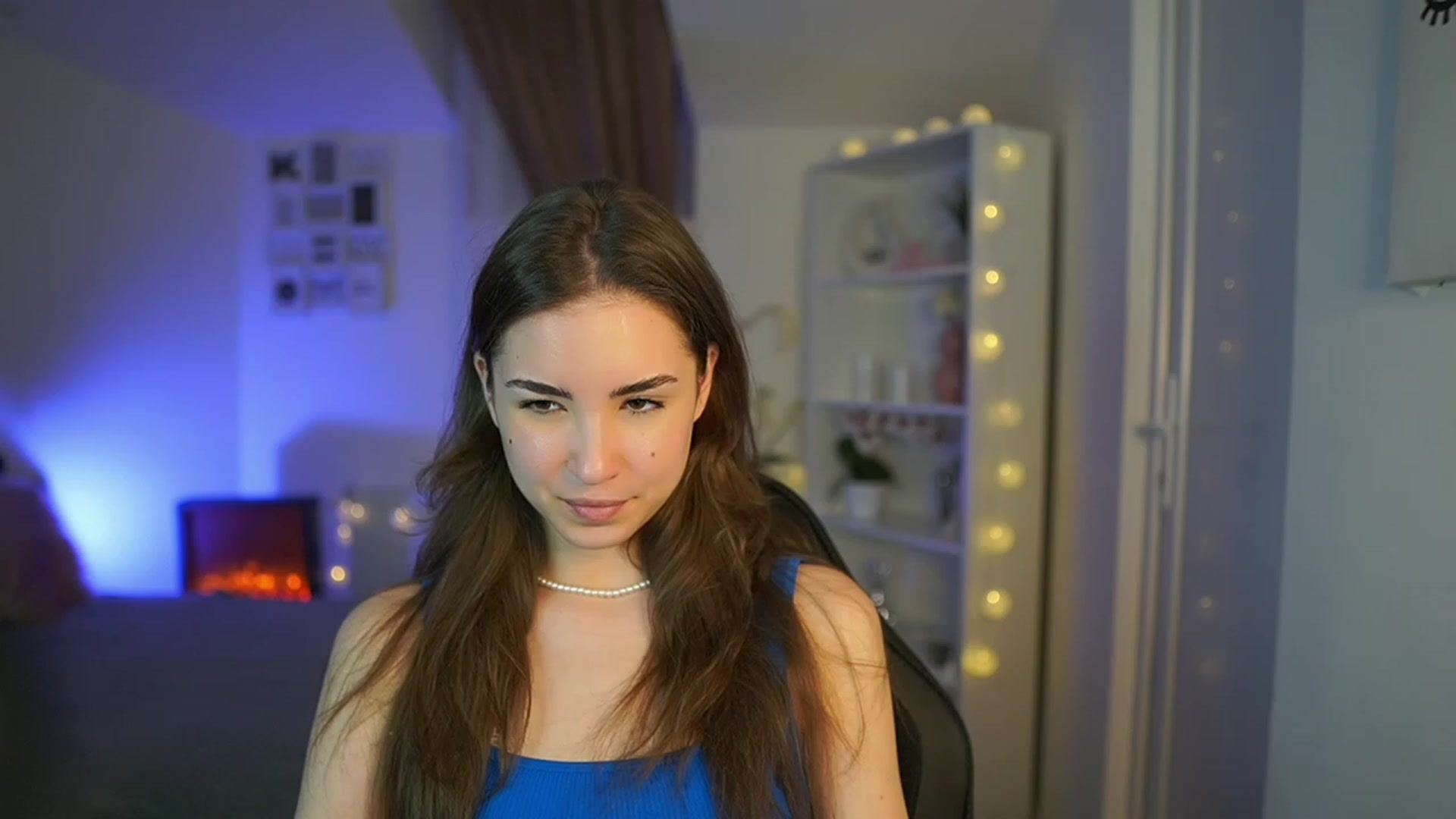 Gallery image thumbnail from Shy_jane's myfreecams stream on, 04/03/2023, 15:06 image 3 of 20