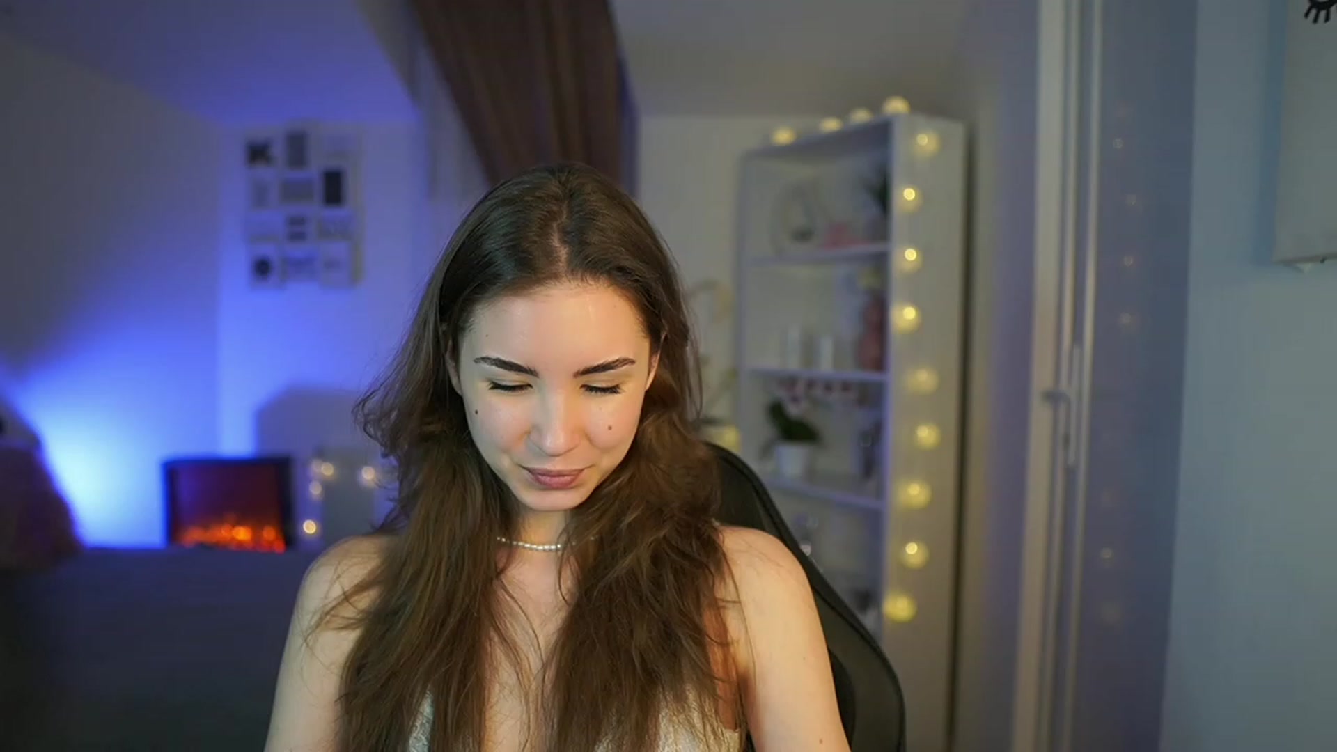 Gallery image thumbnail from Shy_jane's myfreecams stream on, 04/03/2023, 15:06 image 19 of 20