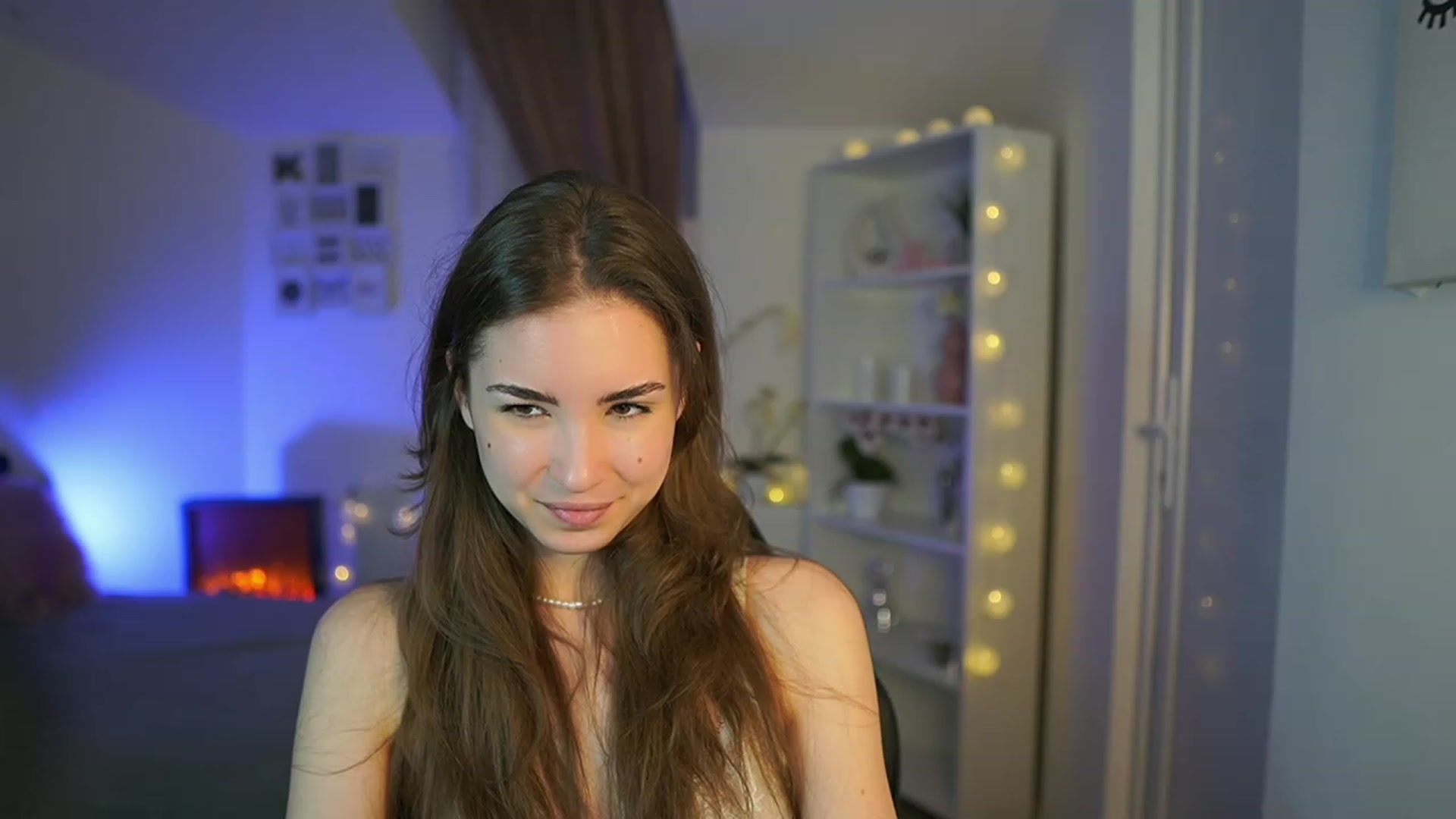 Gallery image thumbnail from Shy_jane's myfreecams stream on, 04/03/2023, 16:09 image 7 of 20
