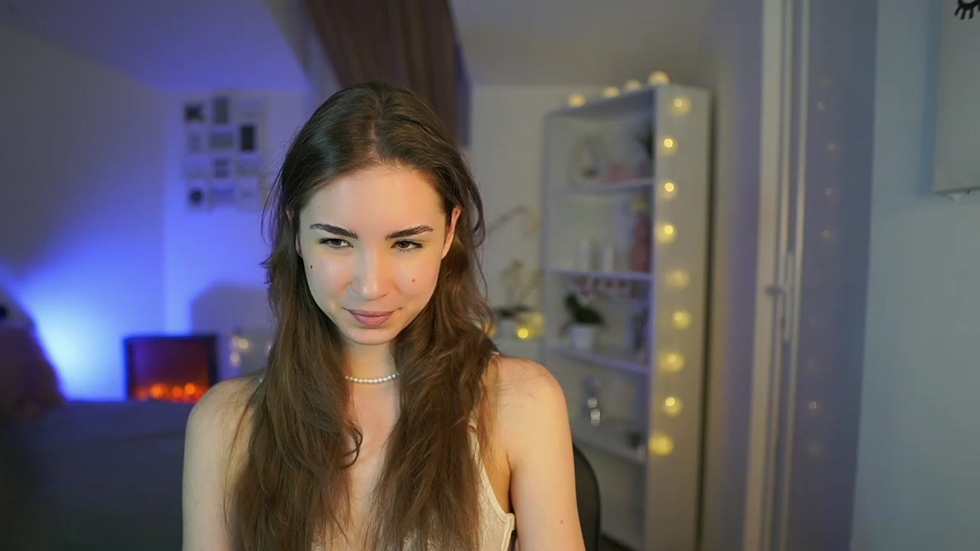 Gallery image thumbnail from Shy_jane's myfreecams stream on, 04/03/2023, 16:09 image 16 of 20