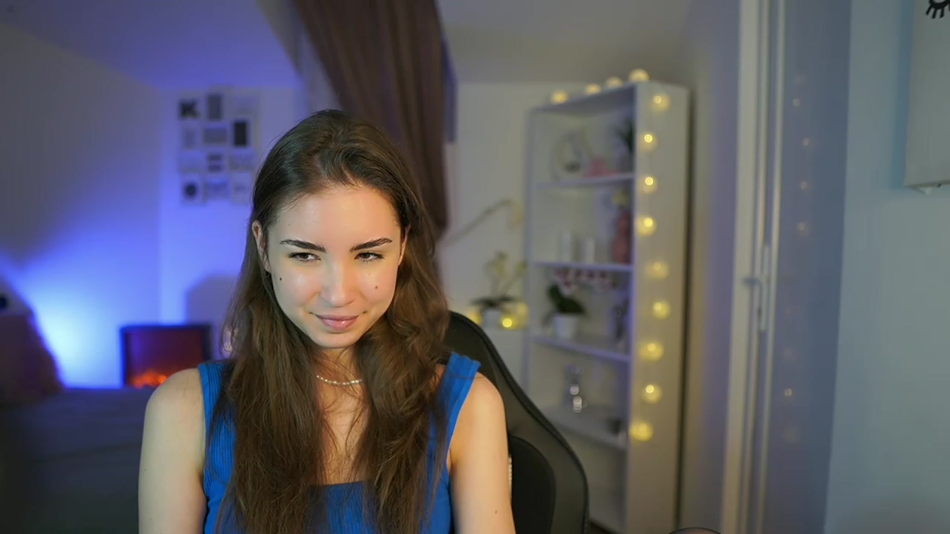 Gallery image thumbnail from Shy_jane's myfreecams stream on, 04/03/2023, 17:47 image 8 of 20