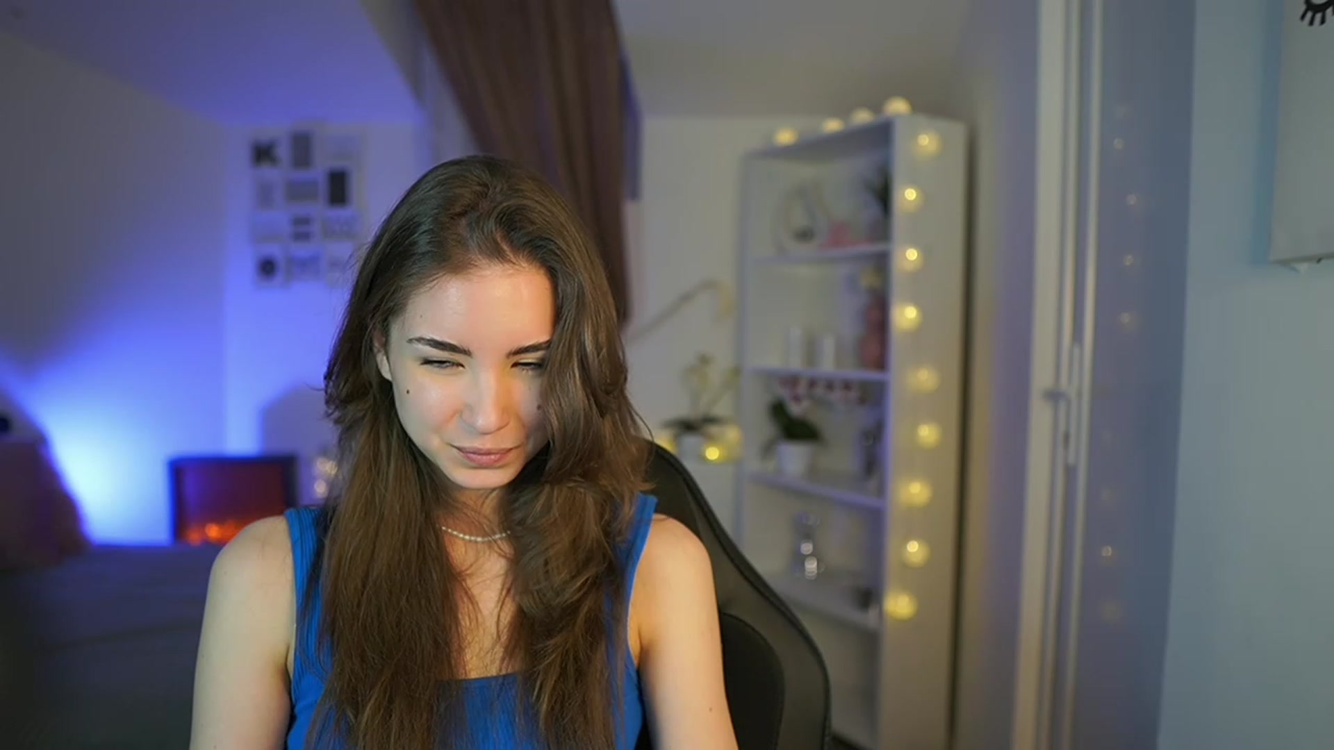 Gallery image thumbnail from Shy_jane's myfreecams stream on, 04/03/2023, 17:47 image 2 of 20