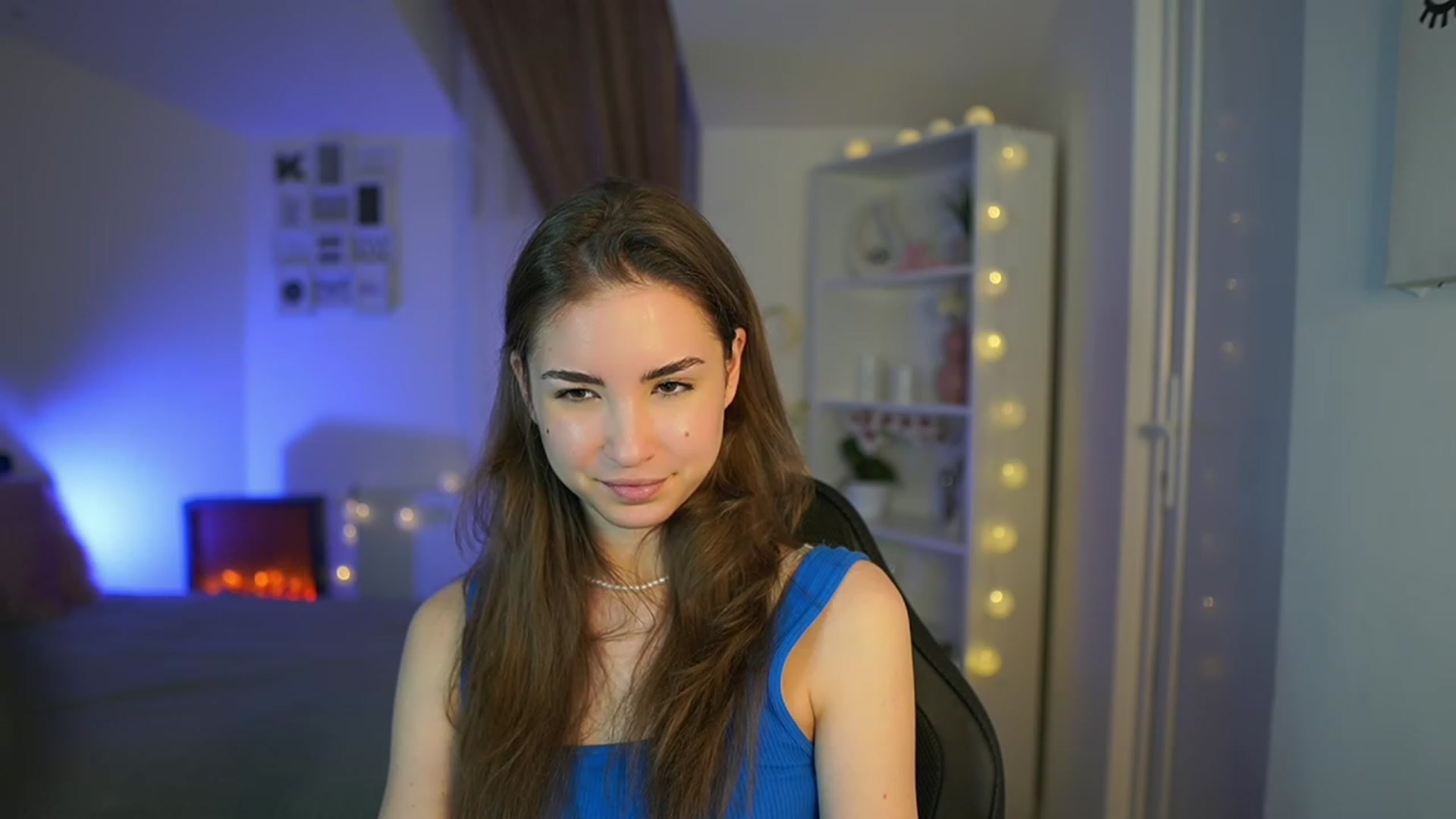 Gallery image thumbnail from Shy_jane's myfreecams stream on, 04/03/2023, 17:47 image 15 of 20