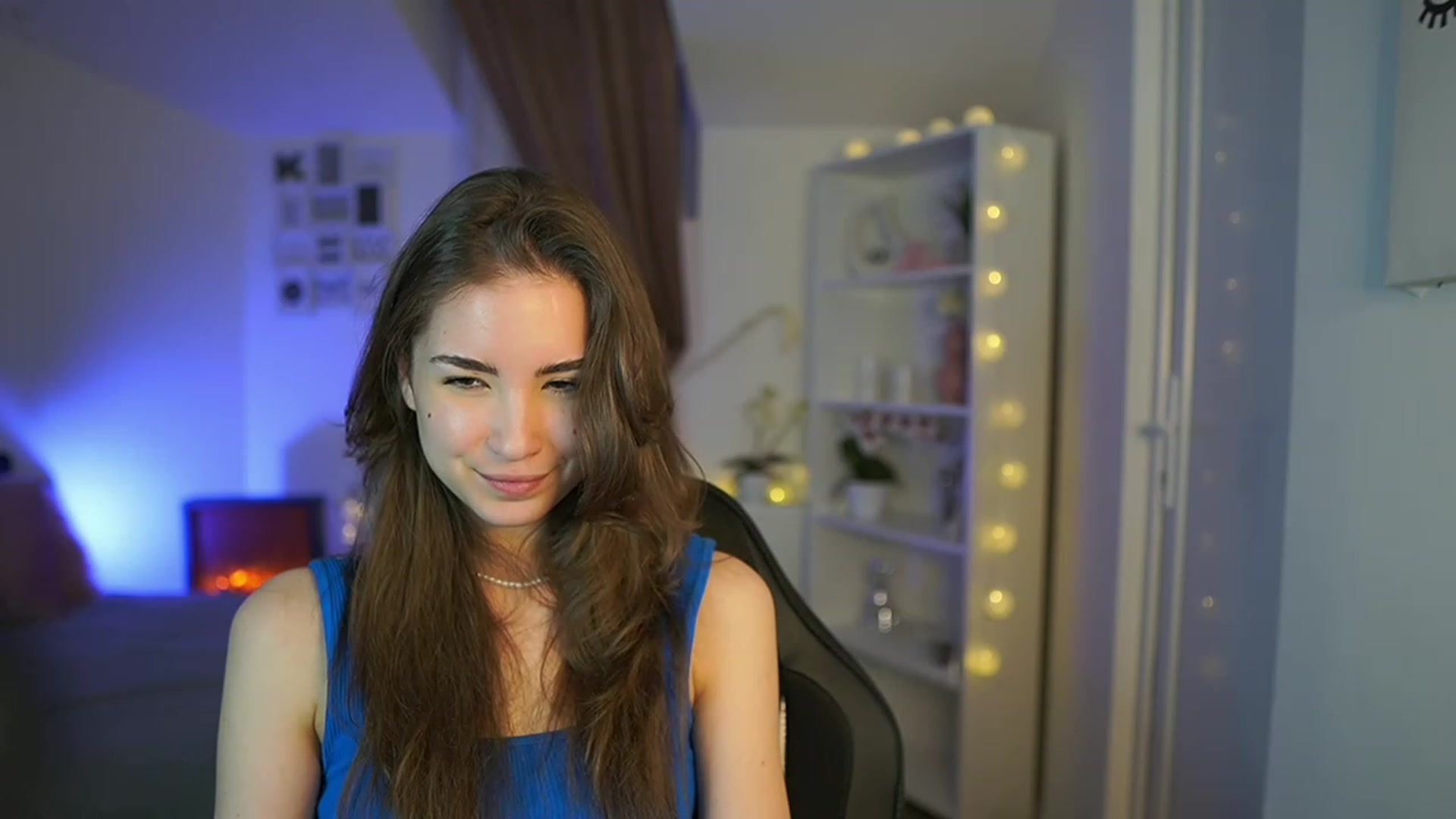 Gallery image thumbnail from Shy_jane's myfreecams stream on, 04/03/2023, 17:47 image 5 of 20