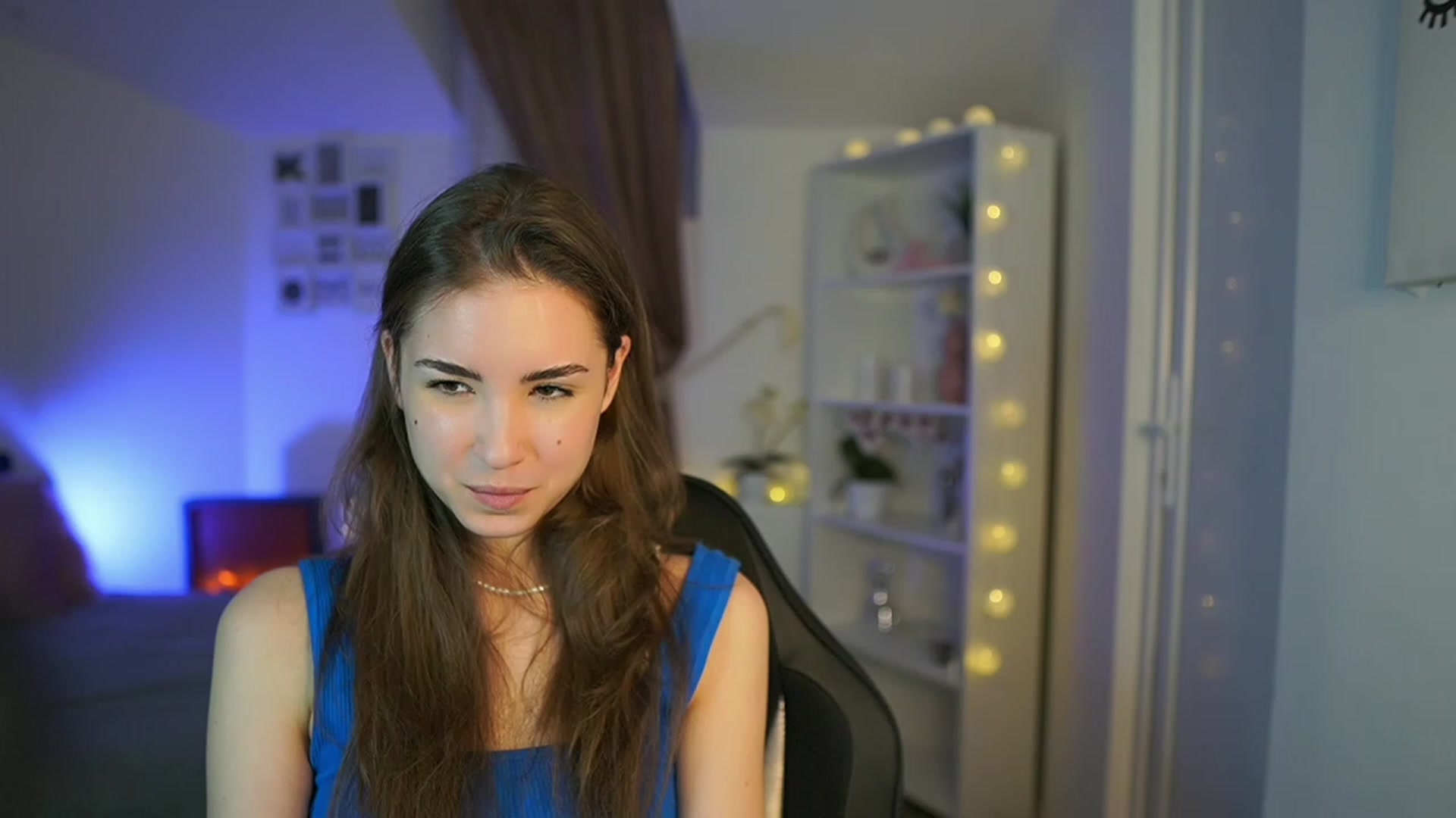 Gallery image thumbnail from Shy_jane's myfreecams stream on, 04/03/2023, 17:47 image 10 of 20