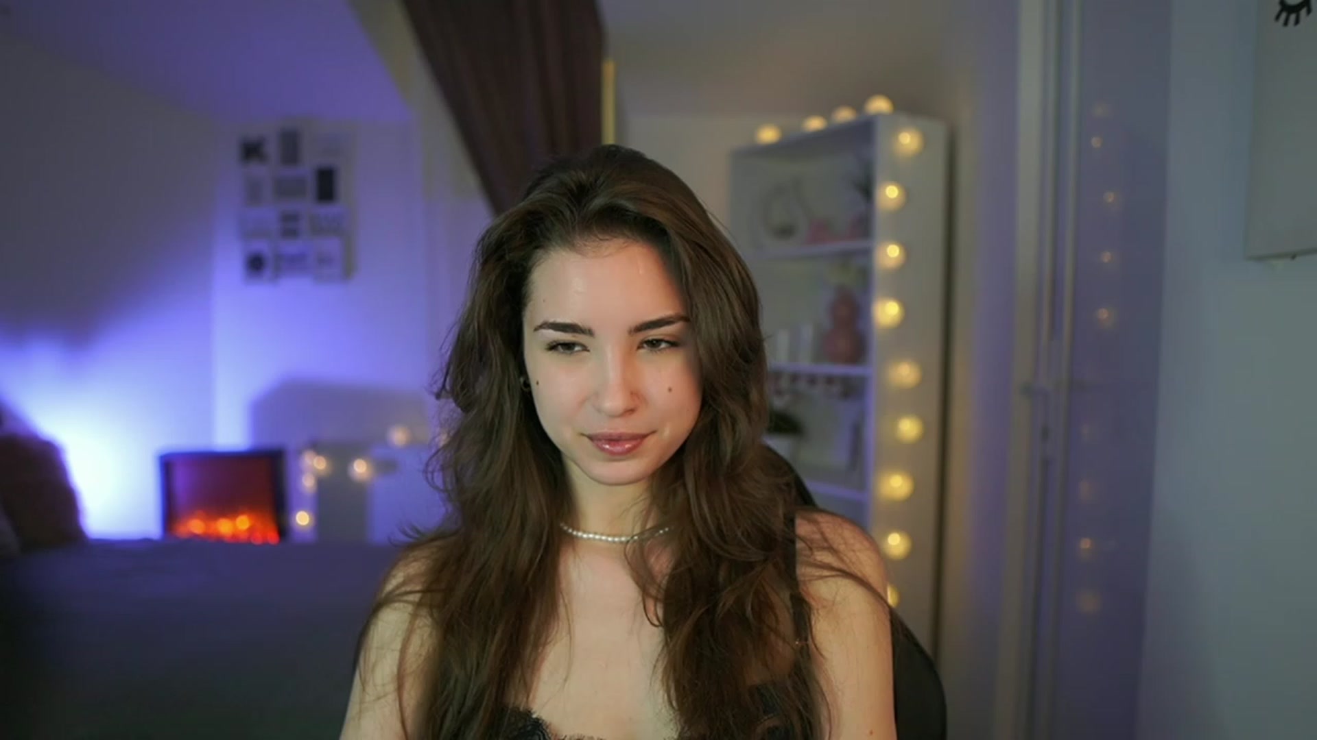 Gallery image thumbnail from Shy_jane's myfreecams stream on, 04/06/2023, 09:35 image 4 of 20