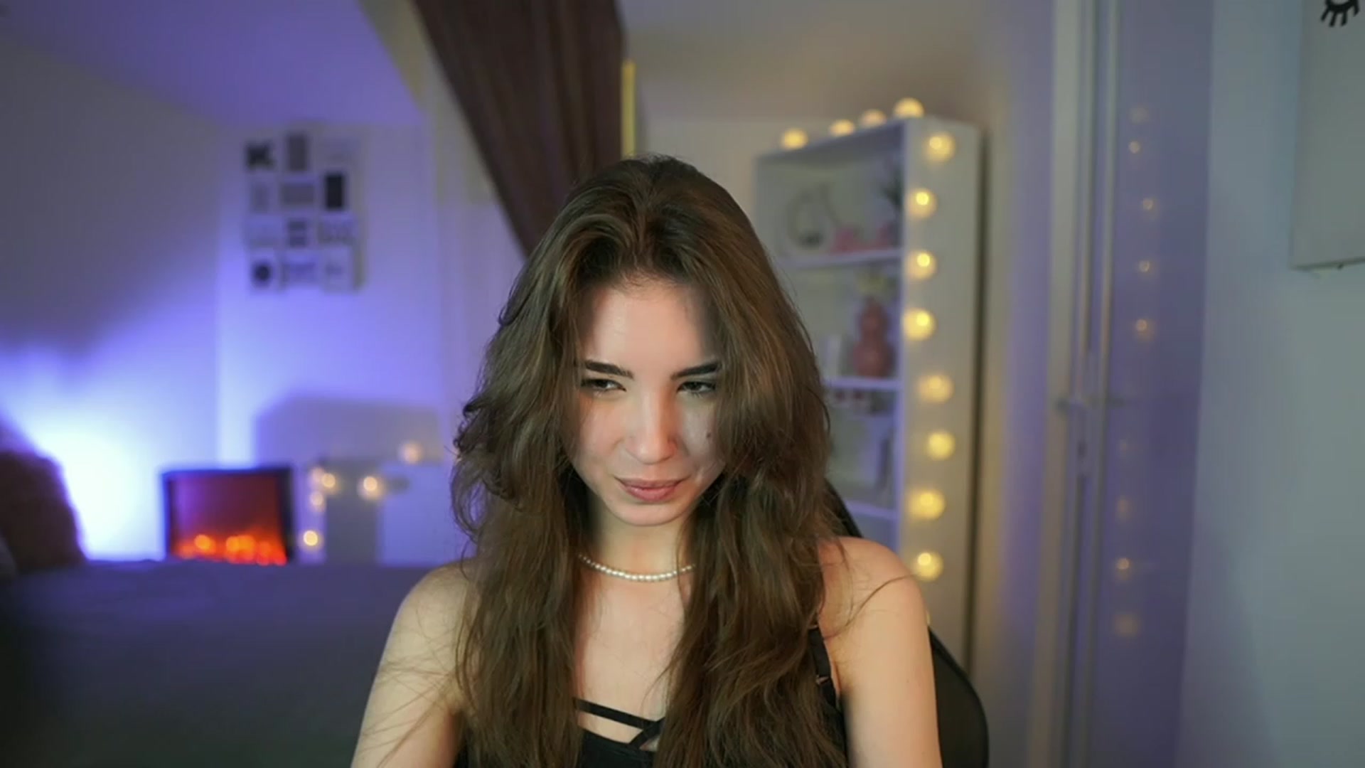 Gallery image thumbnail from Shy_jane's myfreecams stream on, 04/06/2023, 11:28 image 2 of 20