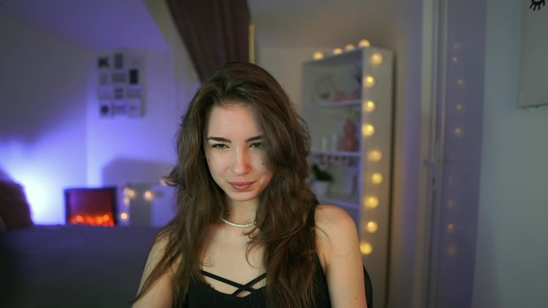 Gallery image thumbnail from Shy_jane's myfreecams stream on, 04/06/2023, 11:28 image 9 of 20