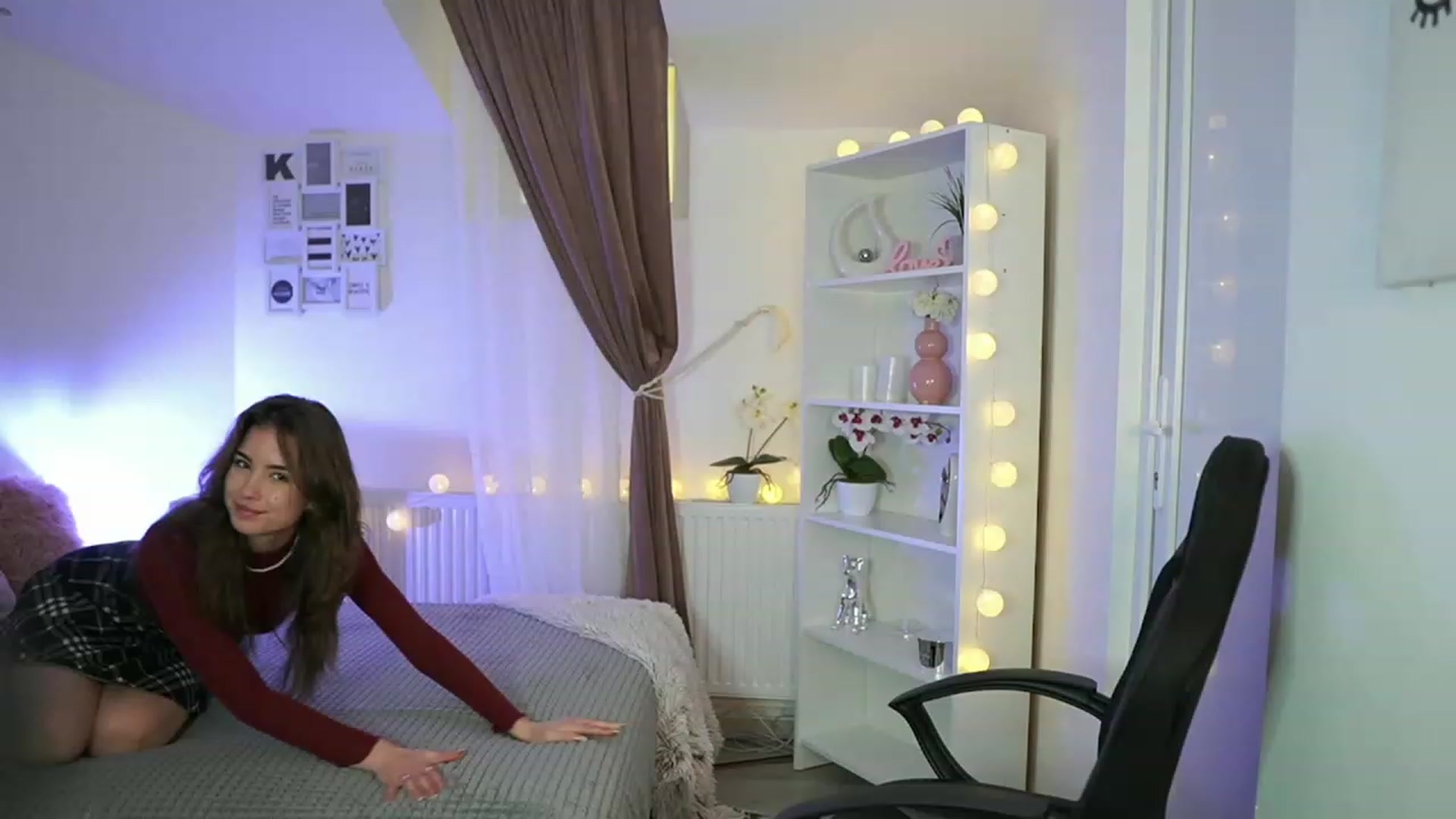 Gallery image thumbnail from Shy_jane's myfreecams stream on, 04/06/2023, 13:28 image 7 of 20