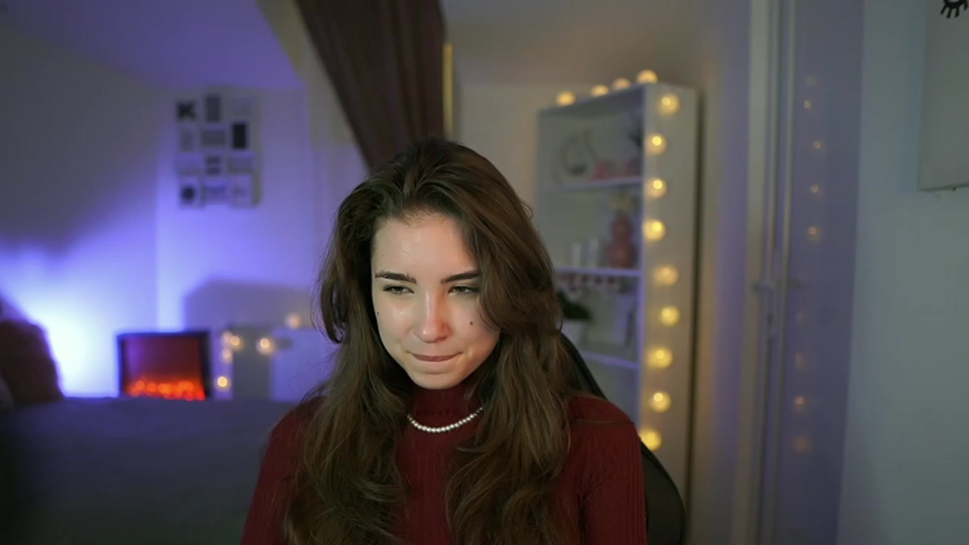 Gallery image thumbnail from Shy_jane's myfreecams stream on, 04/06/2023, 14:00 image 2 of 20