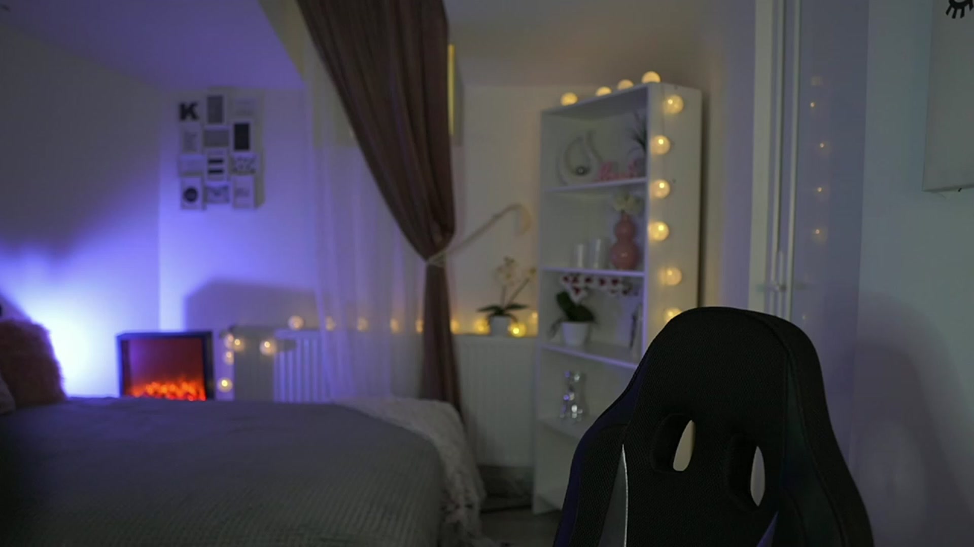 Gallery image thumbnail from Shy_jane's myfreecams stream on, 04/06/2023, 14:00 image 18 of 20