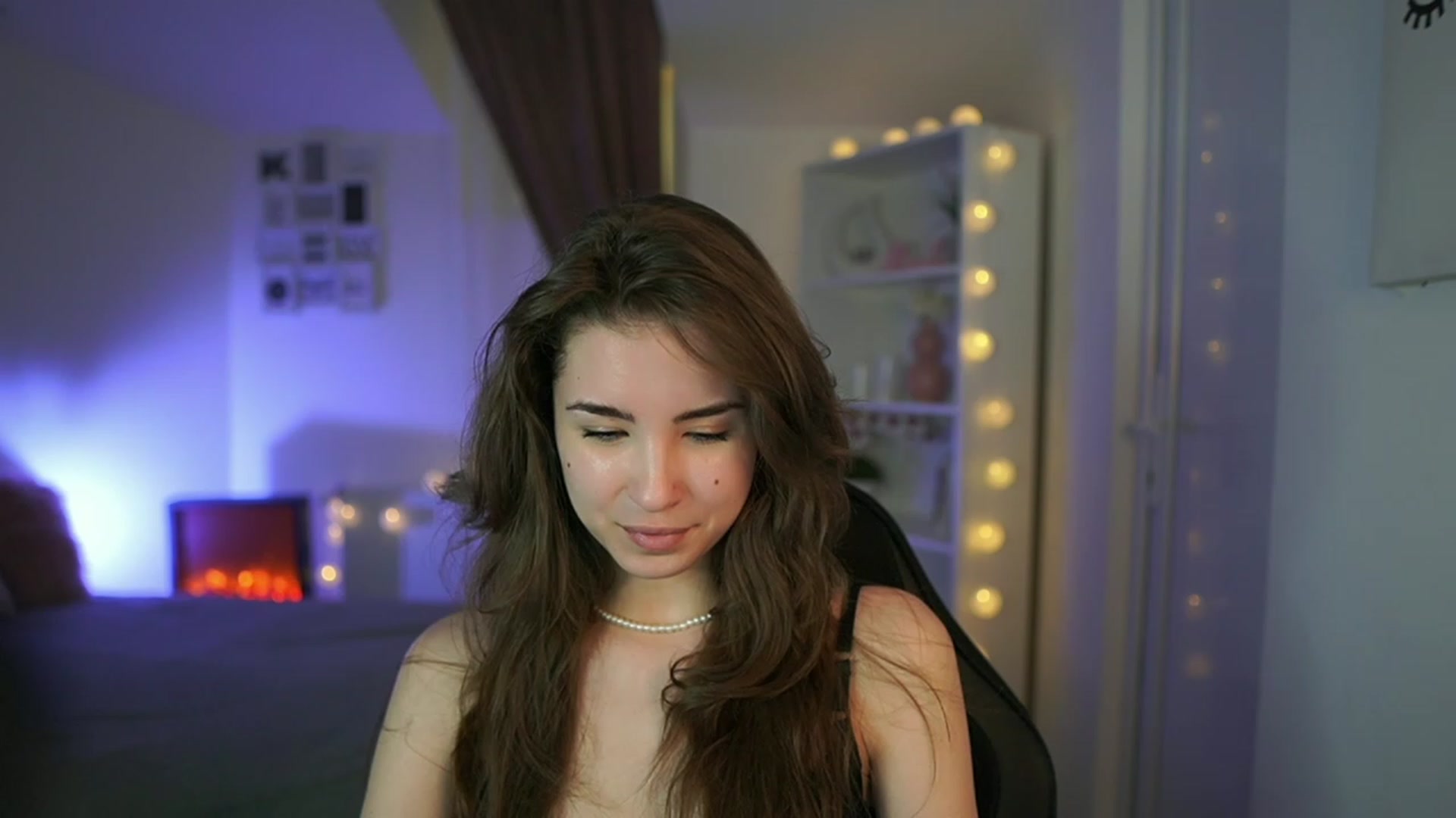Gallery image thumbnail from Shy_jane's myfreecams stream on, 04/06/2023, 15:48 image 12 of 20