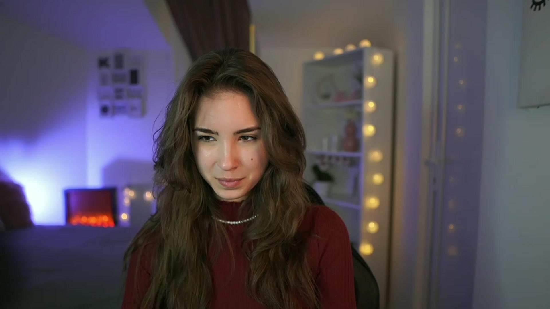 Gallery image thumbnail from Shy_jane's myfreecams stream on, 04/06/2023, 15:48 image 2 of 20