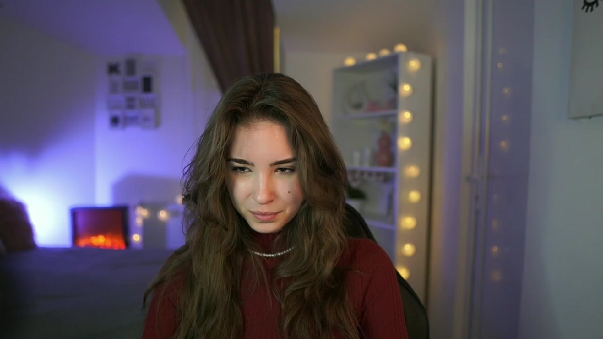 Gallery image thumbnail from Shy_jane's myfreecams stream on, 04/06/2023, 15:48 image 4 of 20
