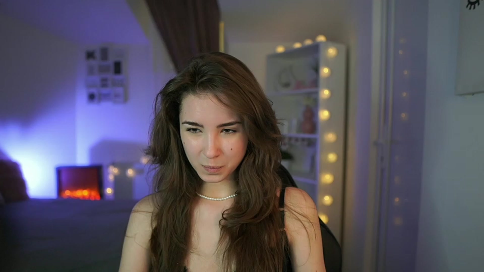 Gallery image thumbnail from Shy_jane's myfreecams stream on, 04/06/2023, 15:48 image 11 of 20