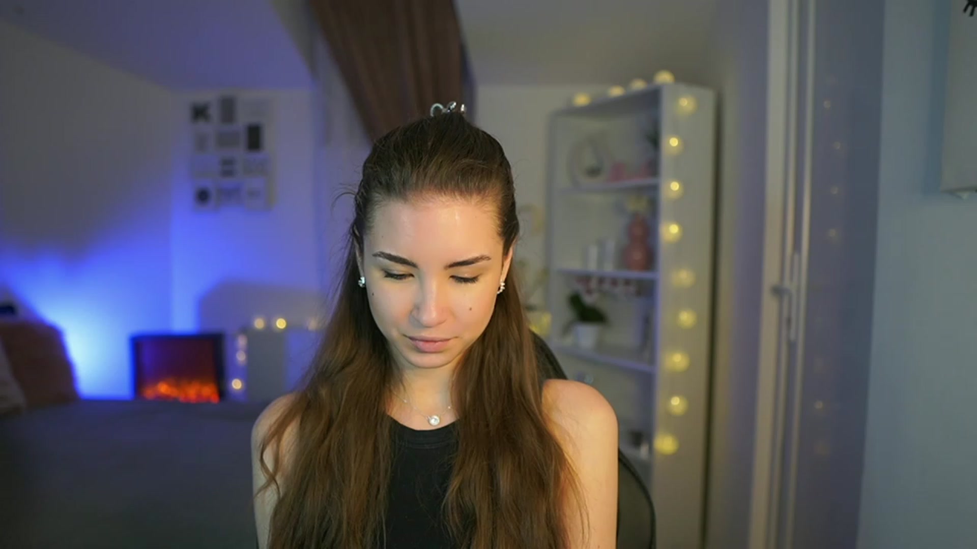 Gallery image thumbnail from Shy_jane's myfreecams stream on, 04/07/2023, 16:08 image 1 of 20
