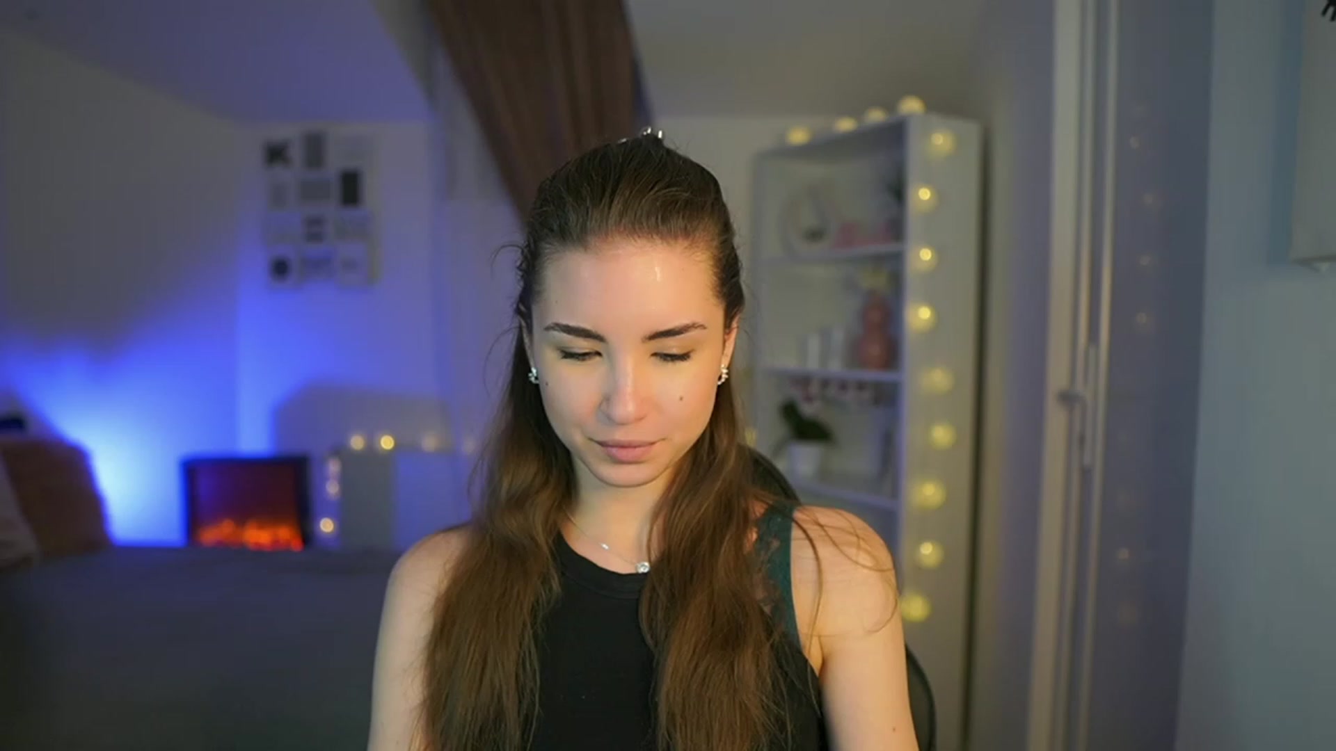 Gallery image thumbnail from Shy_jane's myfreecams stream on, 04/07/2023, 16:08 image 5 of 20