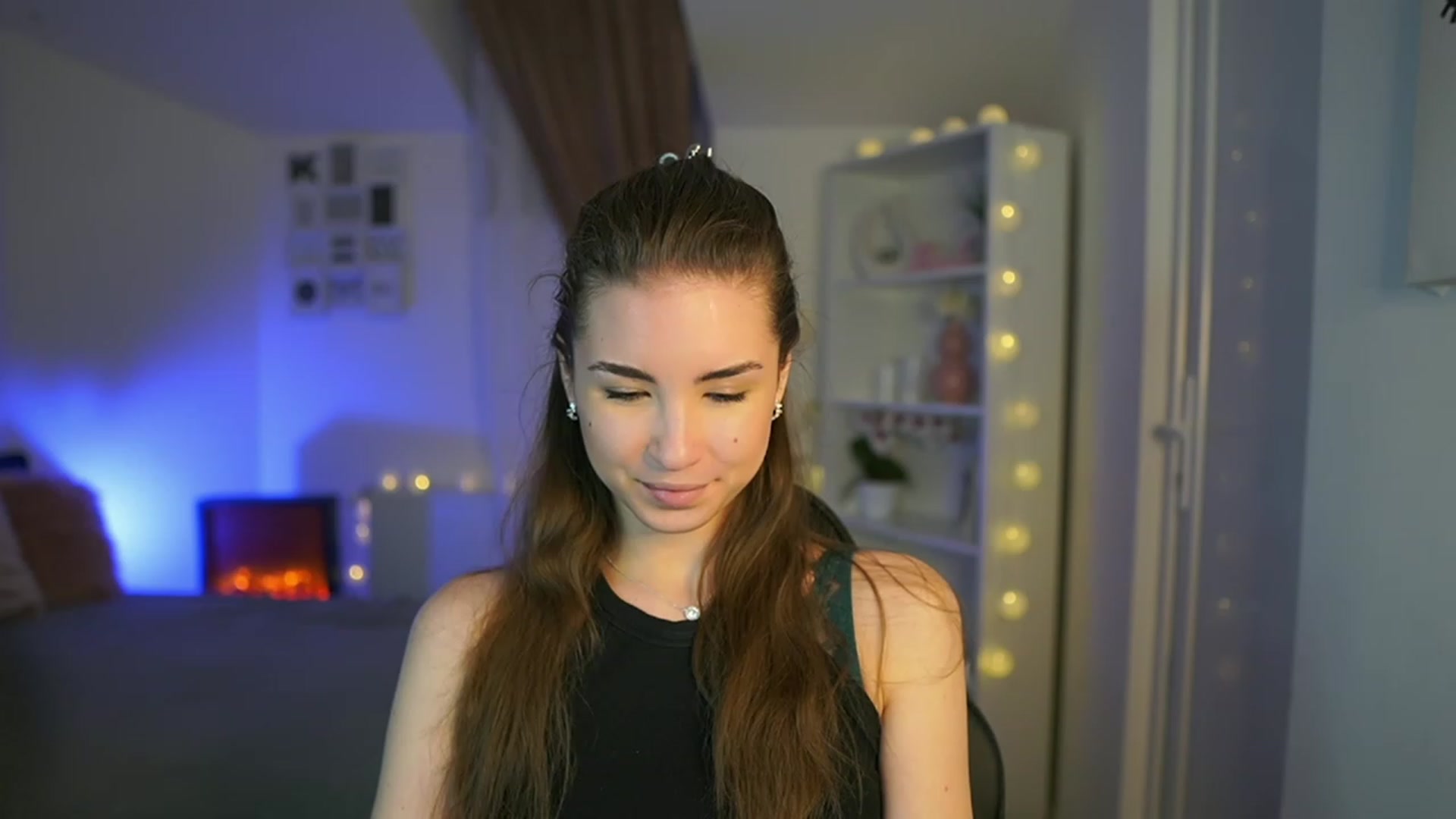 Gallery image thumbnail from Shy_jane's myfreecams stream on, 04/07/2023, 16:08 image 6 of 20