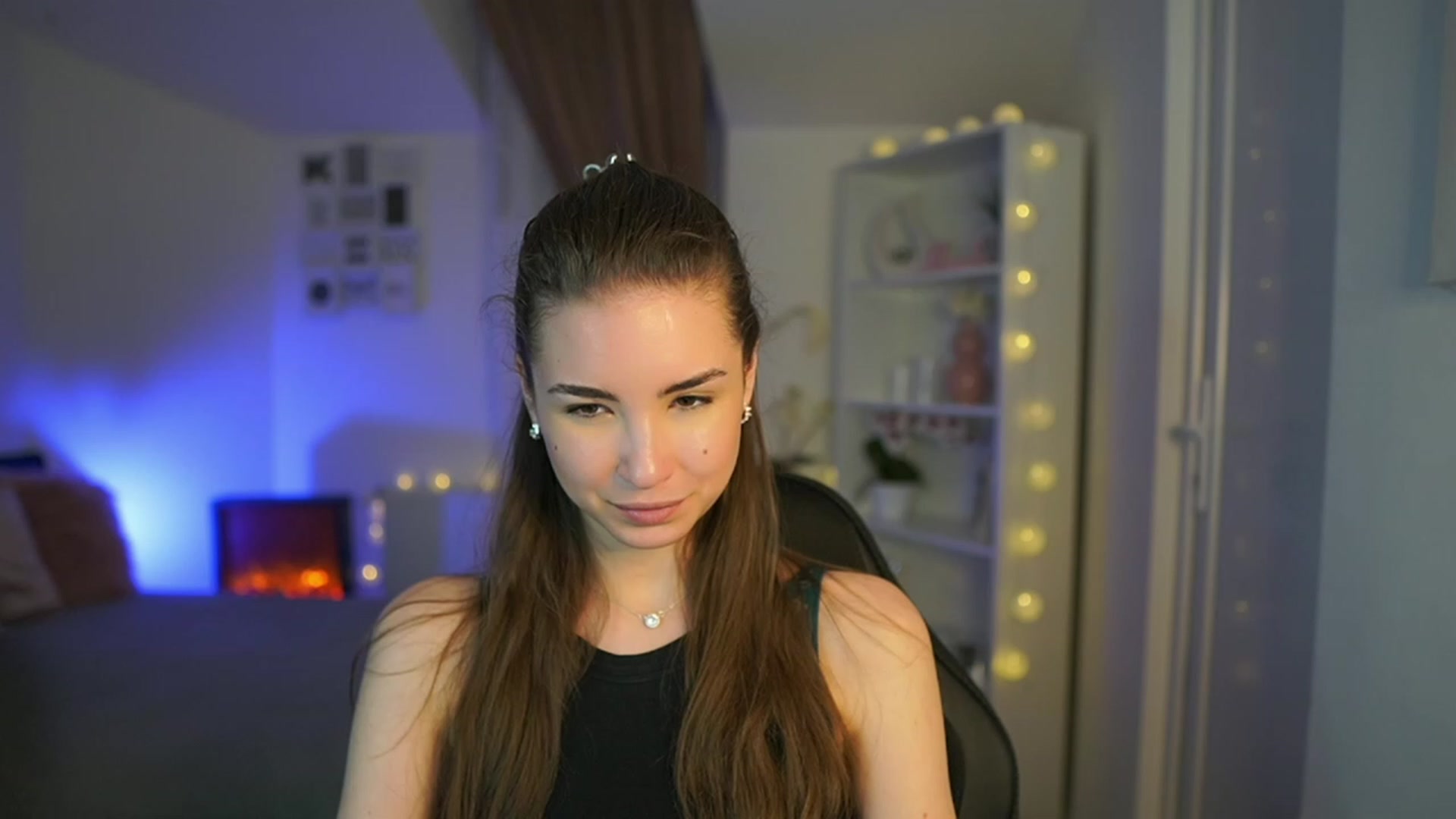 Gallery image thumbnail from Shy_jane's myfreecams stream on, 04/07/2023, 17:40 image 1 of 20
