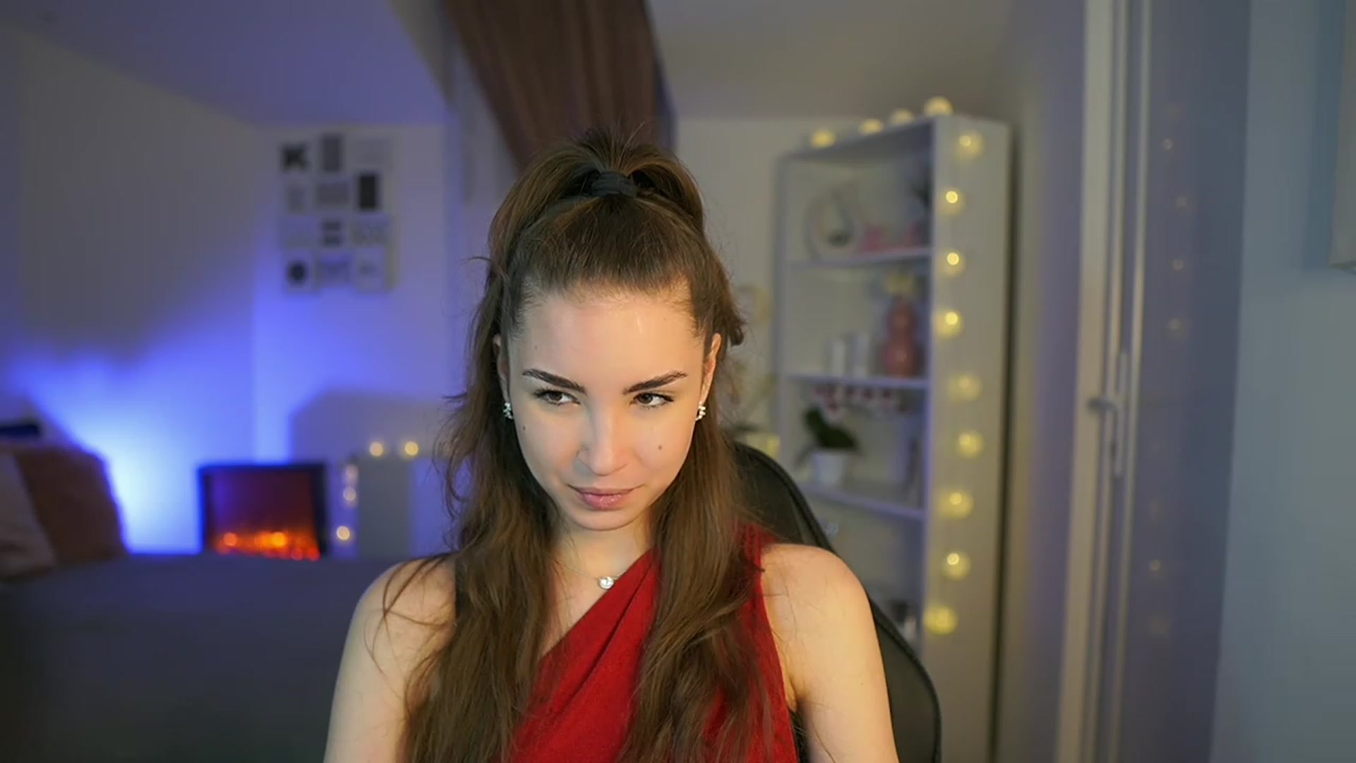 Gallery image thumbnail from Shy_jane's myfreecams stream on, 04/08/2023, 17:06 image 9 of 20