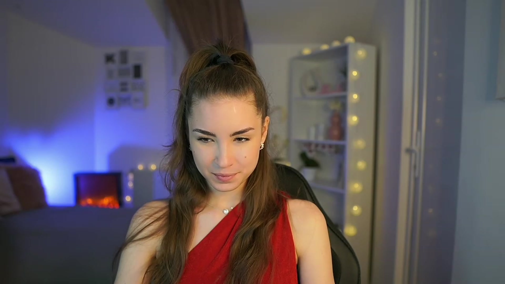 Gallery image thumbnail from Shy_jane's myfreecams stream on, 04/08/2023, 17:06 image 11 of 20