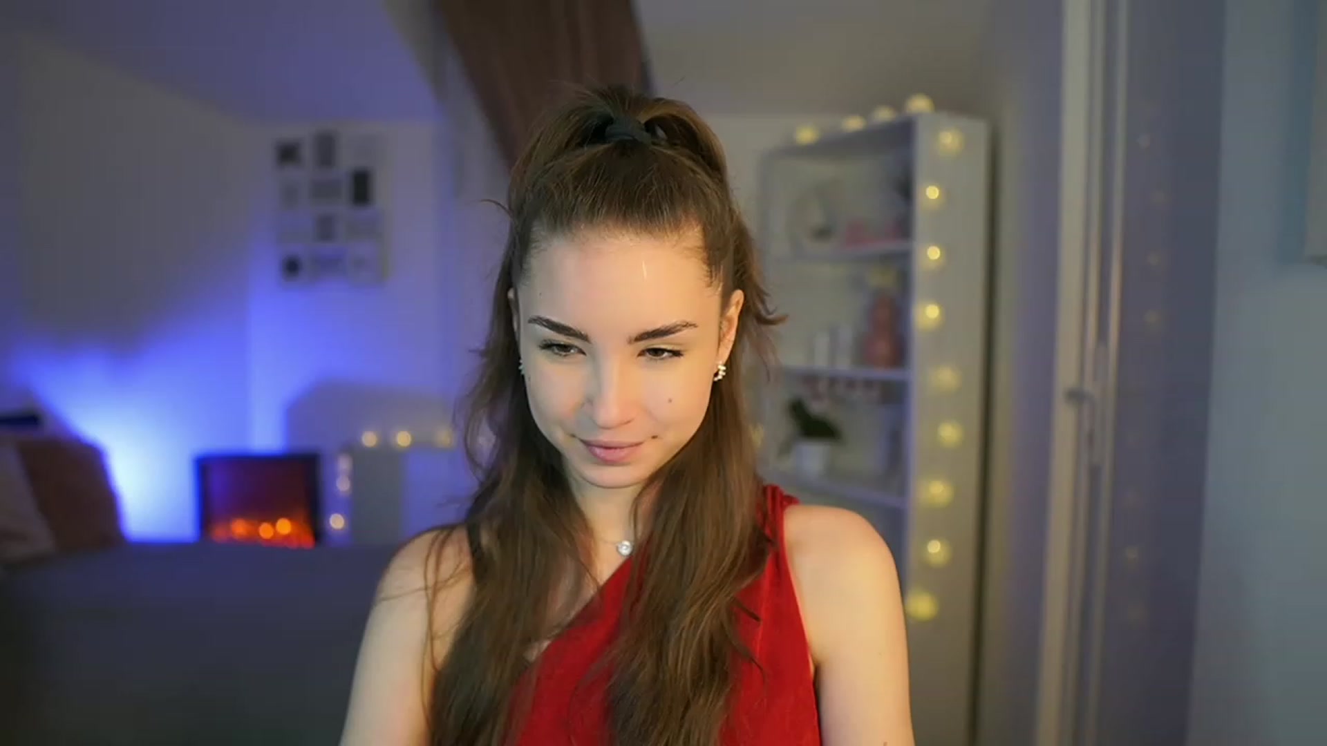 Gallery image thumbnail from Shy_jane's myfreecams stream on, 04/08/2023, 17:06 image 5 of 20