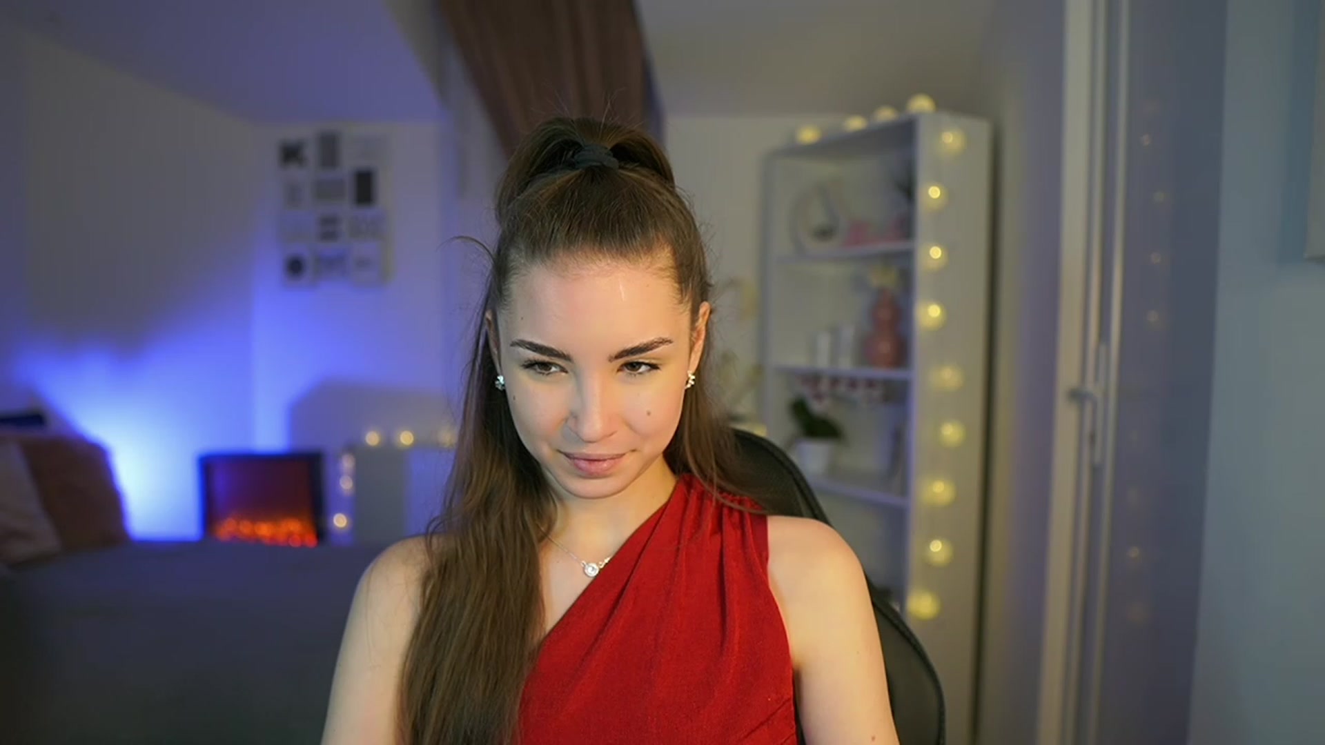 Gallery image thumbnail from Shy_jane's myfreecams stream on, 04/08/2023, 17:06 image 18 of 20