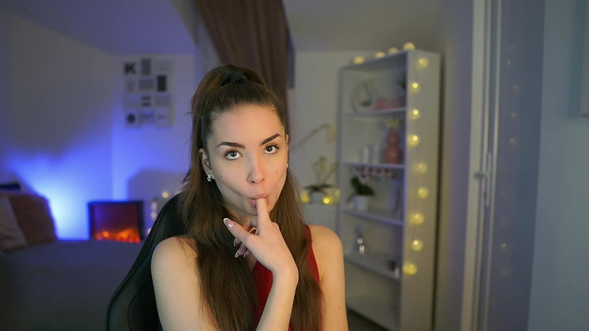 Gallery image thumbnail from Shy_jane's myfreecams stream on, 04/08/2023, 17:06 image 19 of 20