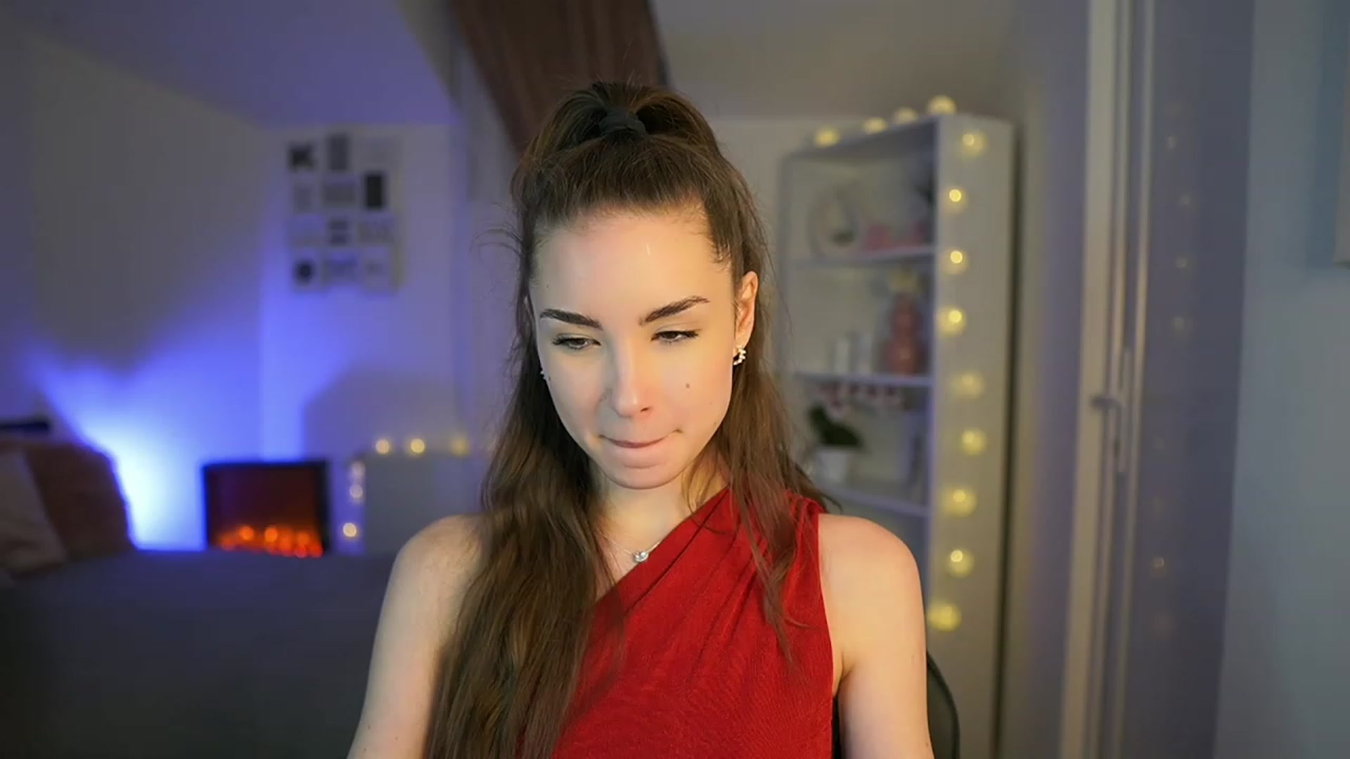 Gallery image thumbnail from Shy_jane's myfreecams stream on, 04/08/2023, 19:53 image 1 of 20