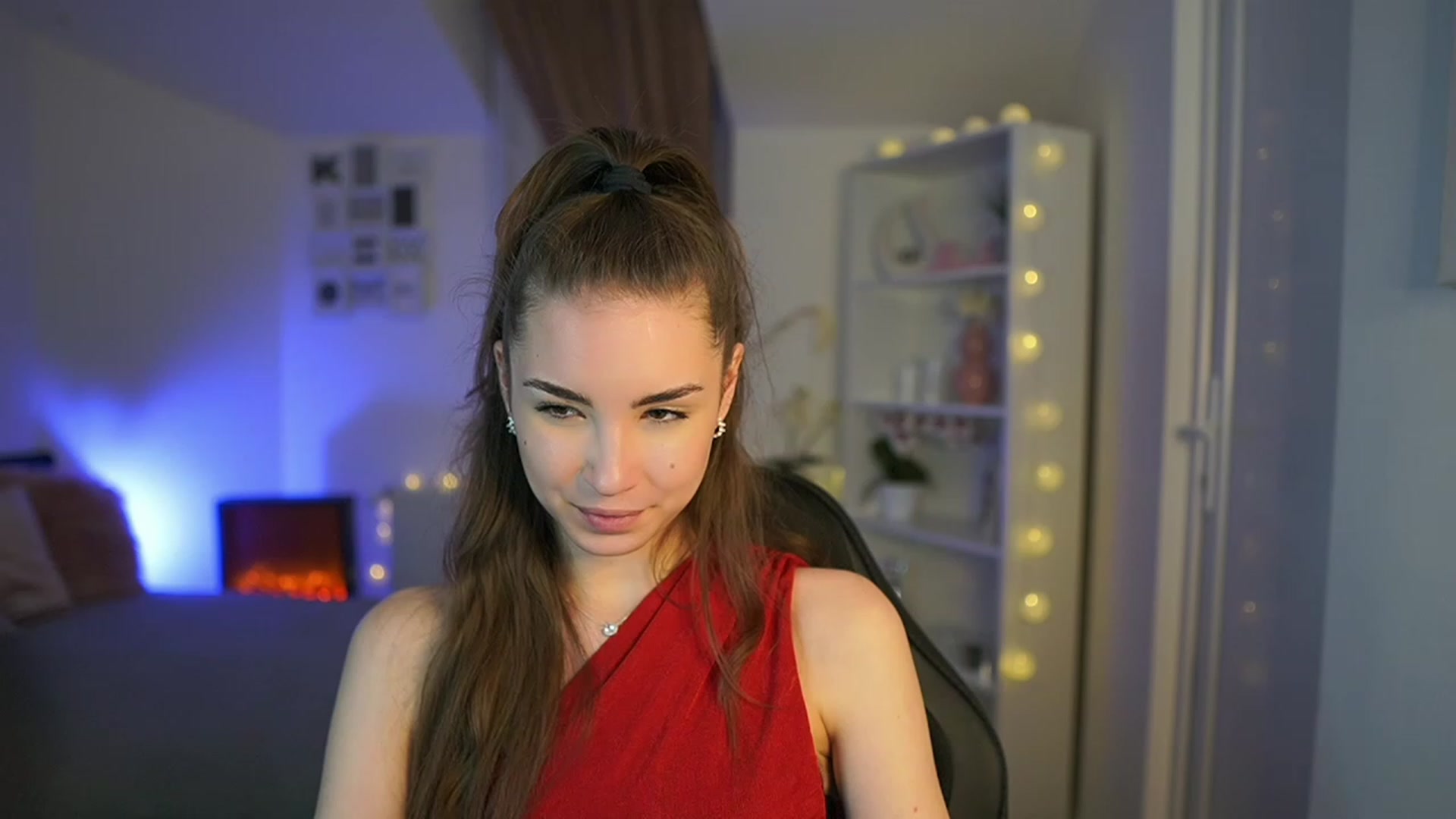 Gallery image thumbnail from Shy_jane's myfreecams stream on, 04/08/2023, 19:53 image 4 of 20