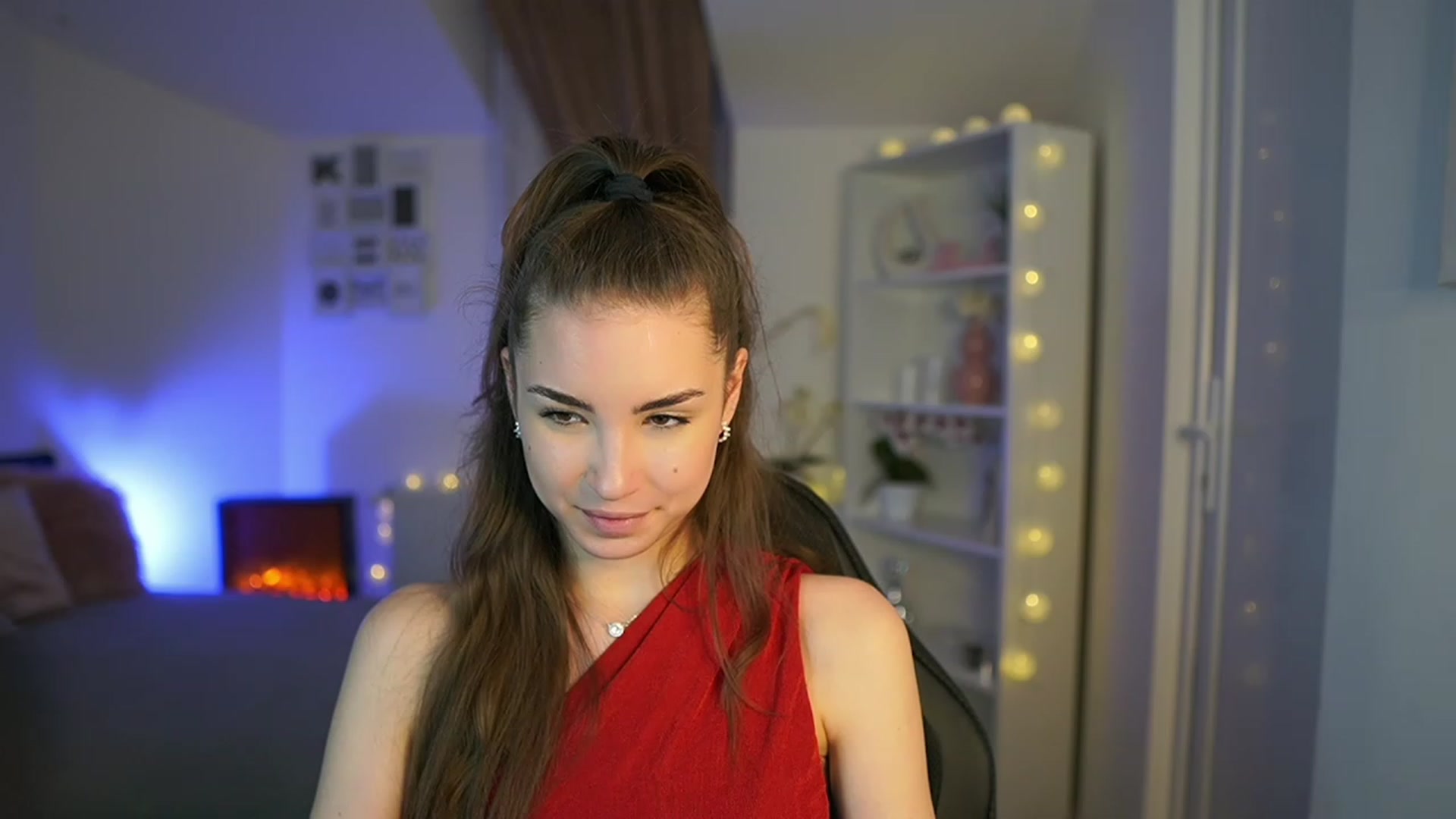Gallery image thumbnail from Shy_jane's myfreecams stream on, 04/08/2023, 19:53 image 11 of 20