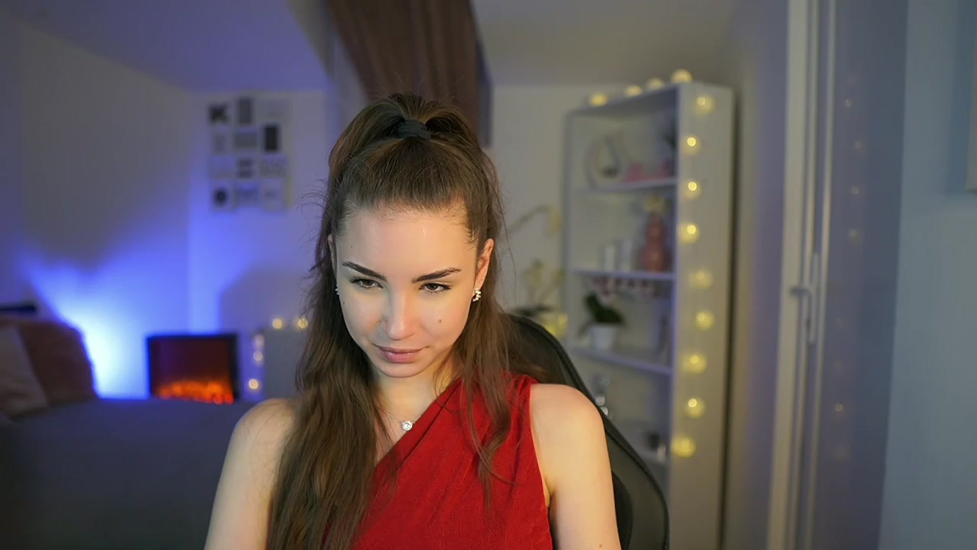 Gallery image thumbnail from Shy_jane's myfreecams stream on, 04/08/2023, 19:53 image 9 of 20
