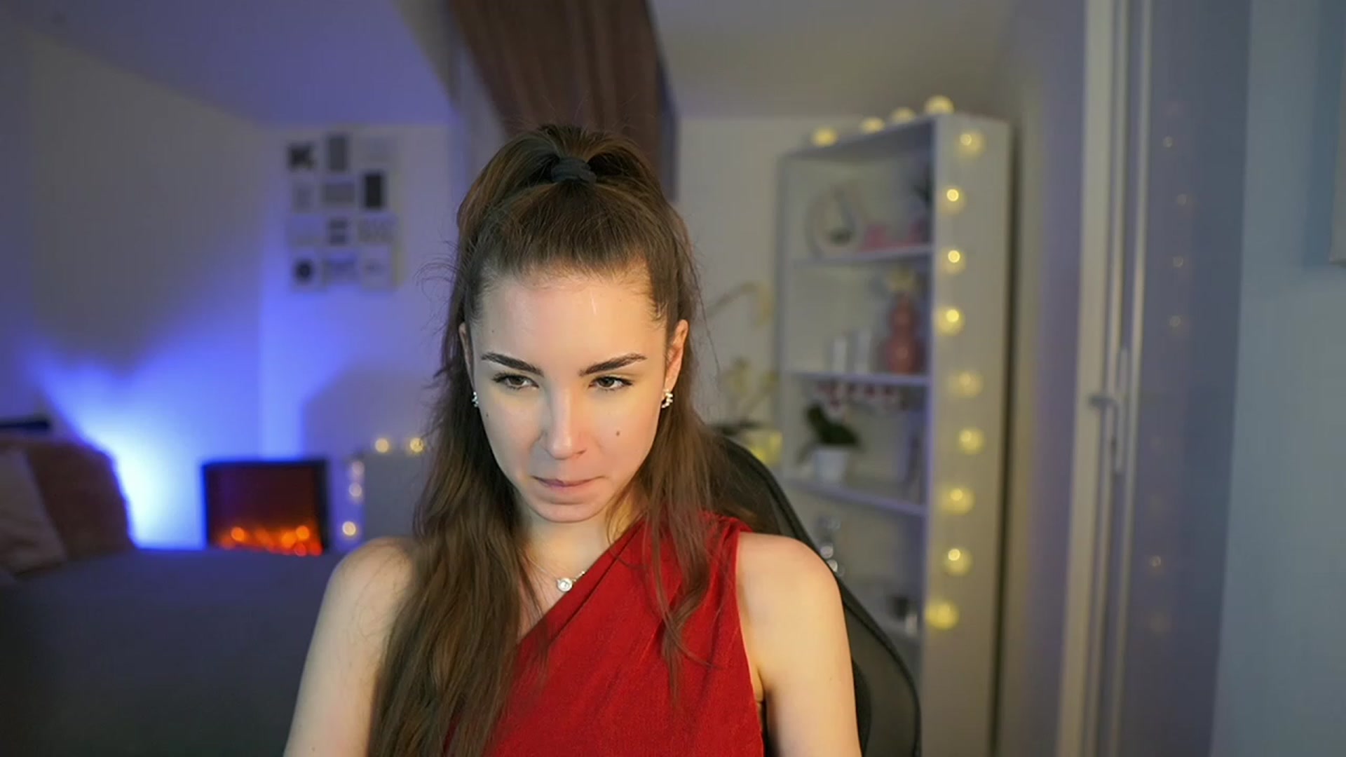 Gallery image thumbnail from Shy_jane's myfreecams stream on, 04/08/2023, 19:53 image 10 of 20