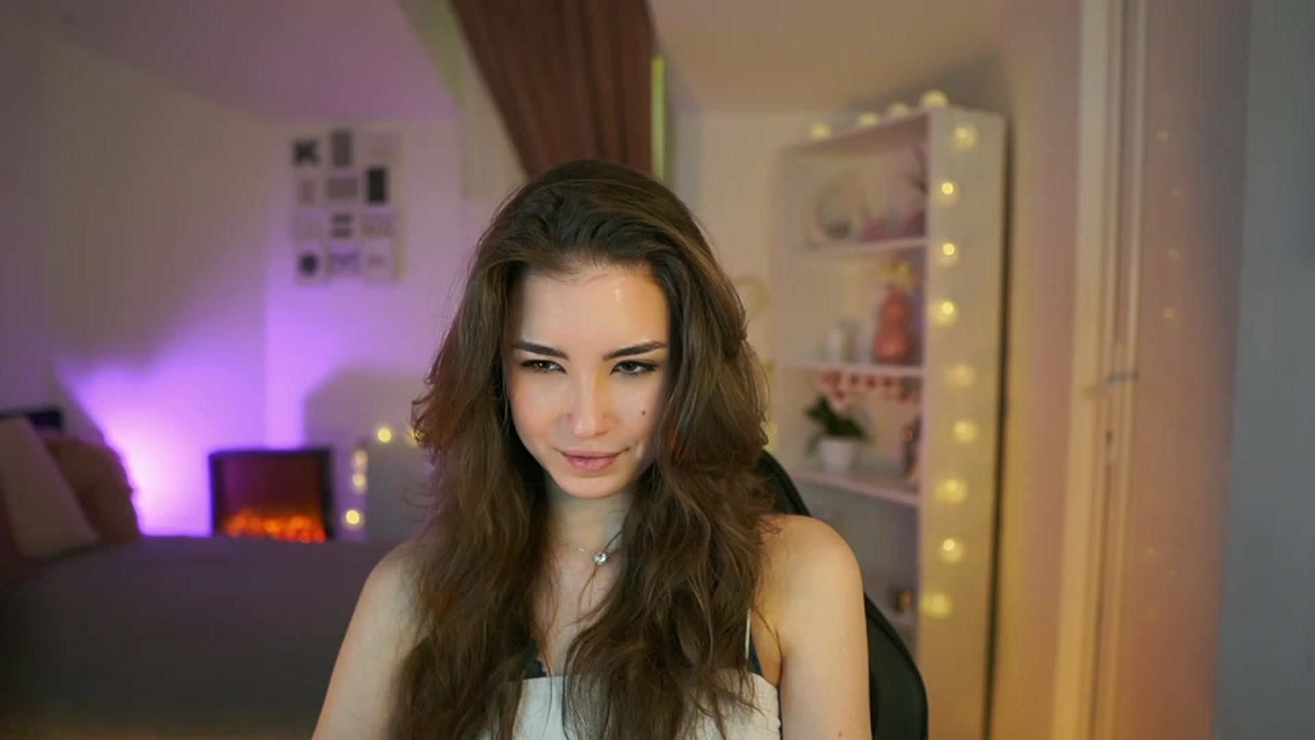 Gallery image thumbnail from Shy_jane's myfreecams stream on, 04/13/2023, 13:55 image 15 of 20