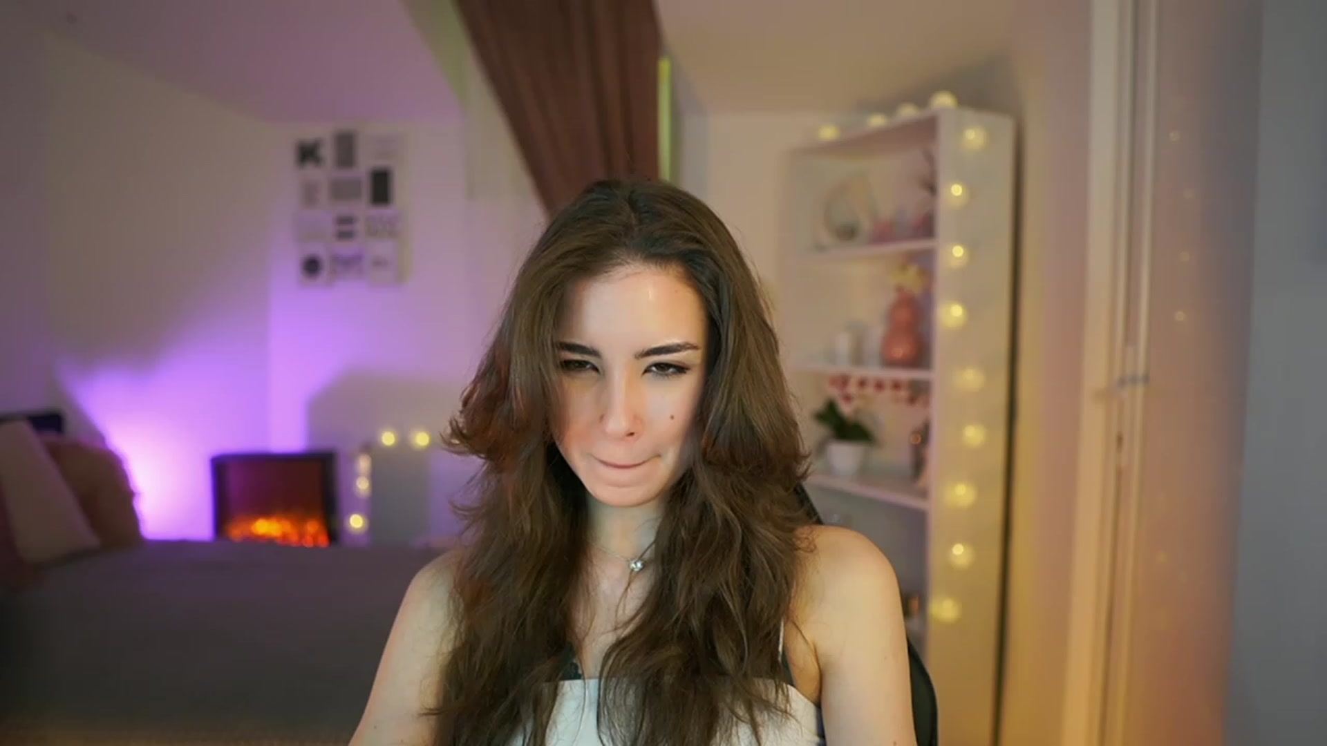 Gallery image thumbnail from Shy_jane's myfreecams stream on, 04/13/2023, 13:55 image 13 of 20