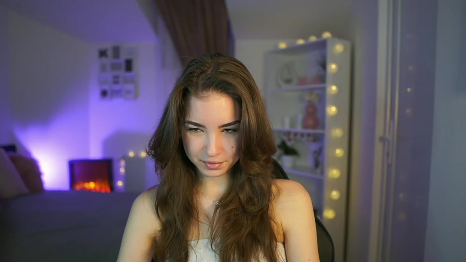 Gallery image thumbnail from Shy_jane's myfreecams stream on, 04/14/2023, 10:08 image 5 of 20