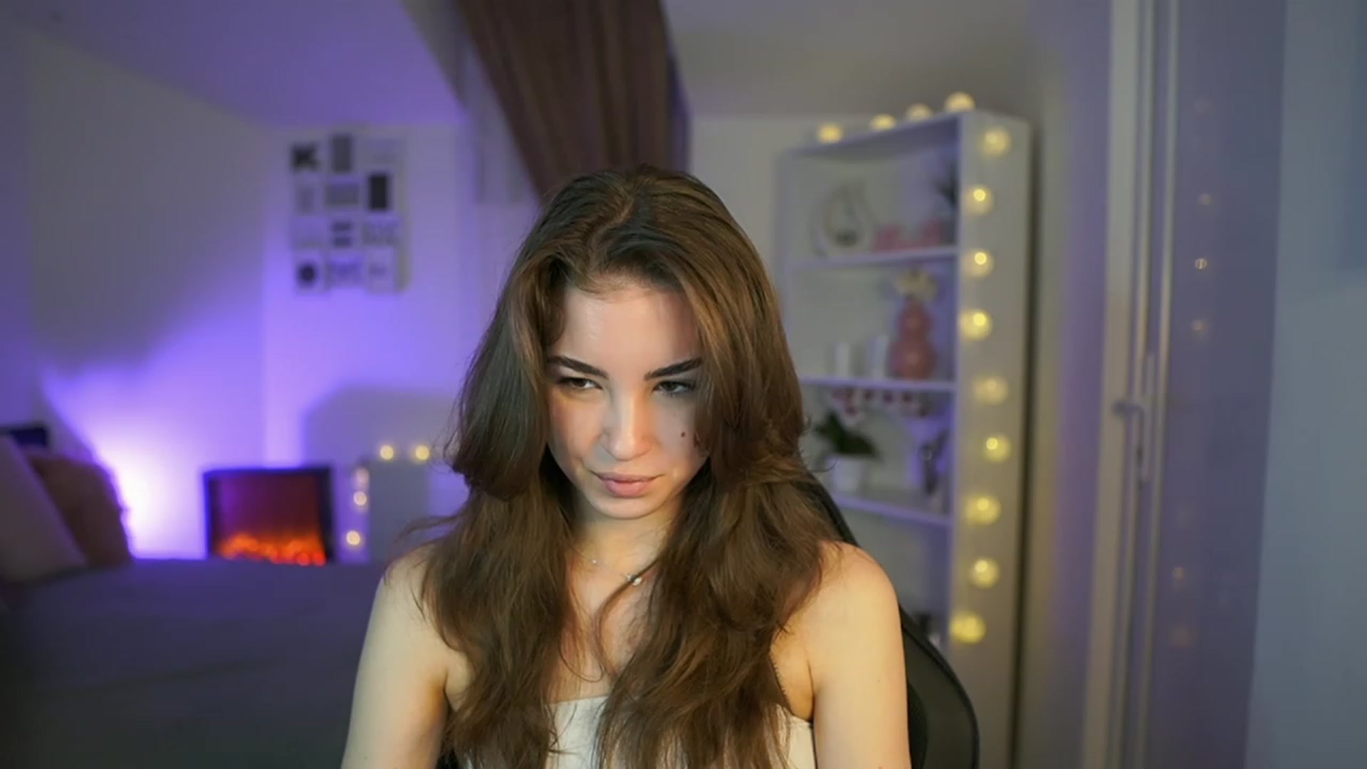 Gallery image thumbnail from Shy_jane's myfreecams stream on, 04/14/2023, 10:08 image 11 of 20