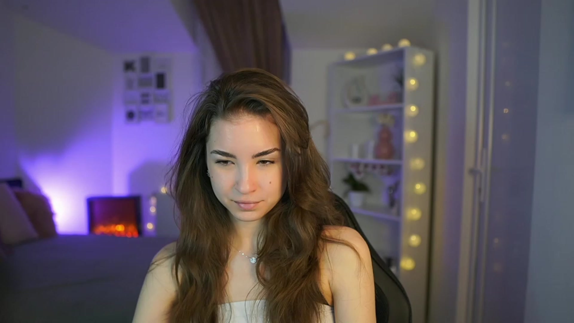 Gallery image thumbnail from Shy_jane's myfreecams stream on, 04/14/2023, 10:08 image 1 of 20